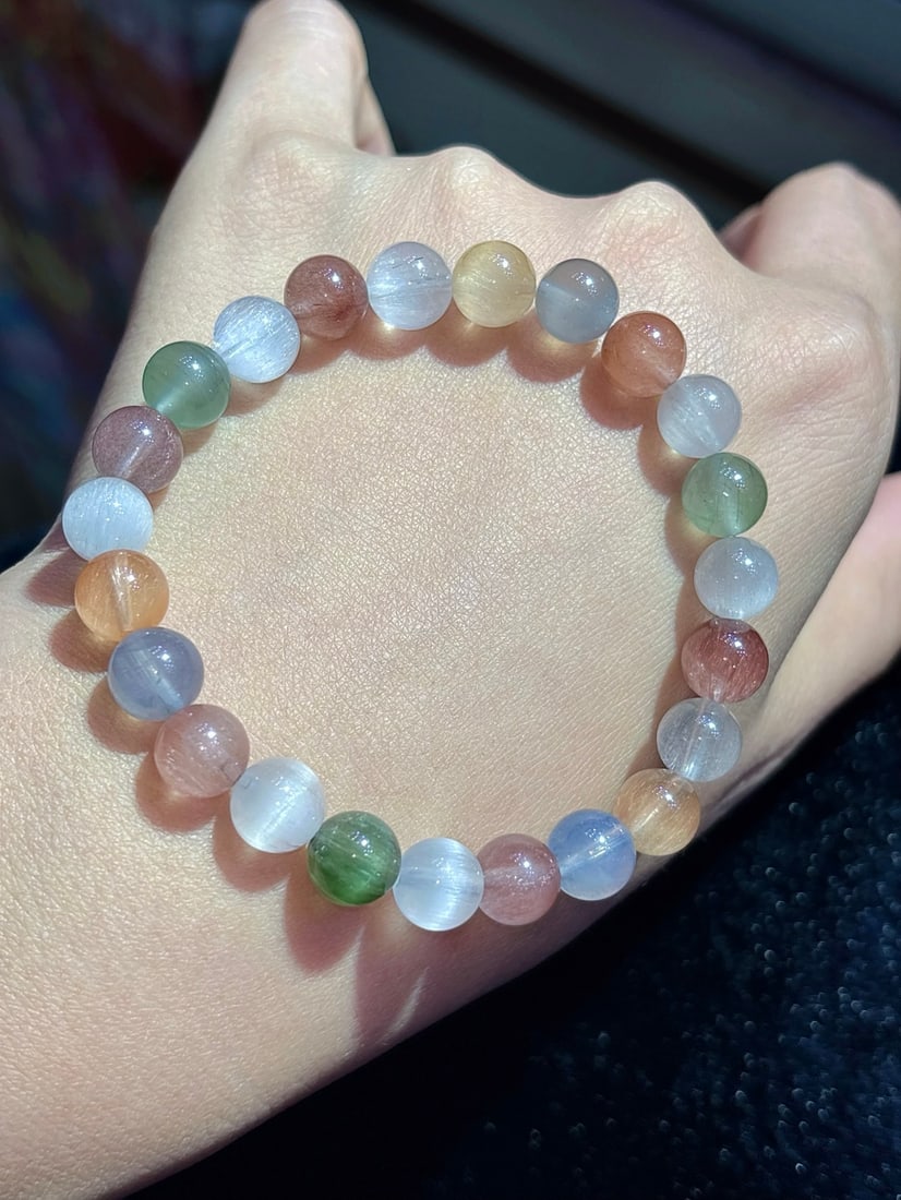 An Exquisite Crystal Bracelet: An Exquisite Crystal Bracelet,Size:0.3in,Weight:16.8g 水晶手串
