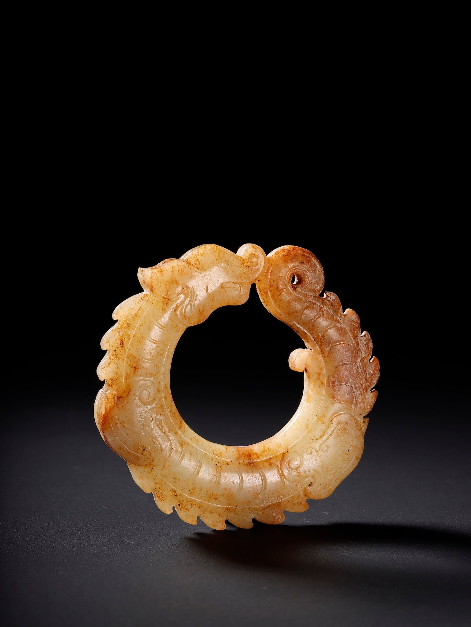 An Exquisite White Jade Dragon Pattern Pendant: An Exquisite White Jade Dragon Pattern Pendant,Qing Dynasty,China,Size:2.7inx0.4in,Weight:56g
