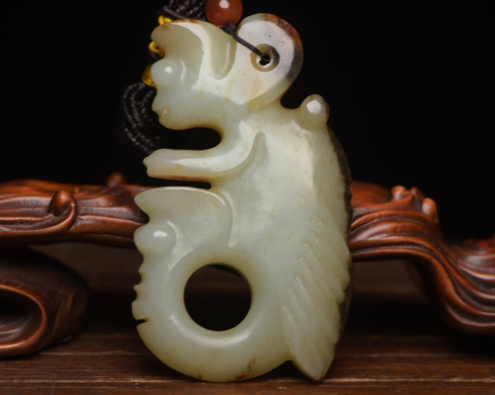 An Exquisite White Jade Pig and Dragon Pendant: An Exquisite White Jade Pig and Dragon Pendant,Qing Dynasty,China,Size:3.1inx1.9inx0.5in,Weight:90g 白玉猪龙挂件,中国清代