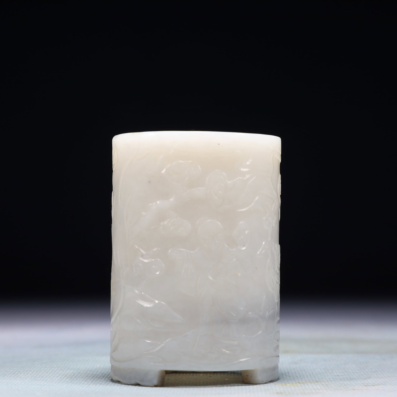 An Exquisite White Jade Character and Story Pattern Tripod Brush Pot: An Exquisite White Jade Character and Story Pattern Tripod Brush Pot,Qing Dynasty,China 白玉人物故事纹三足笔筒,中国清