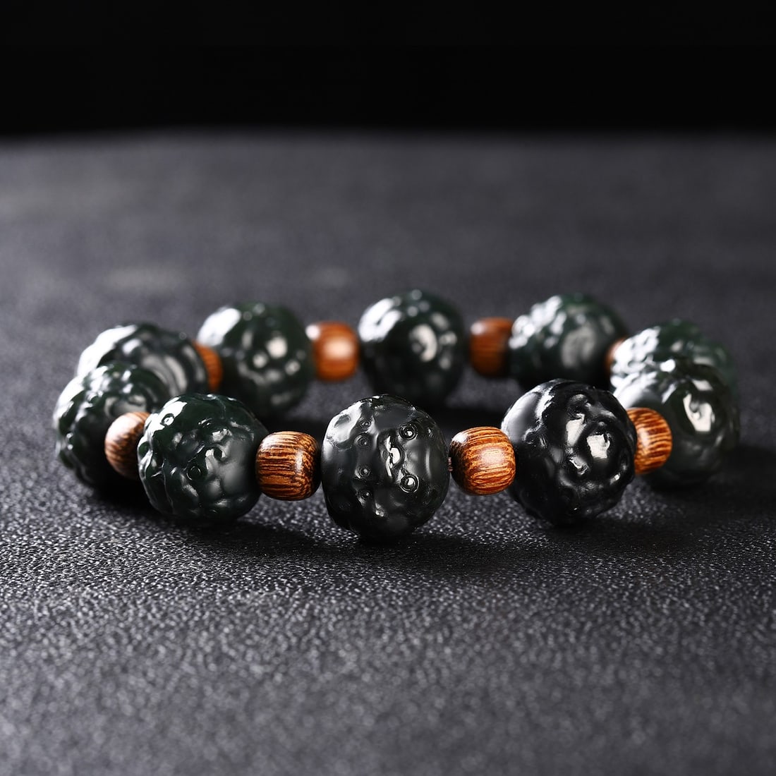 An Exquisite Cyan jade Wealth-Attracting Creature Pattern Bracelet (1 of 5)