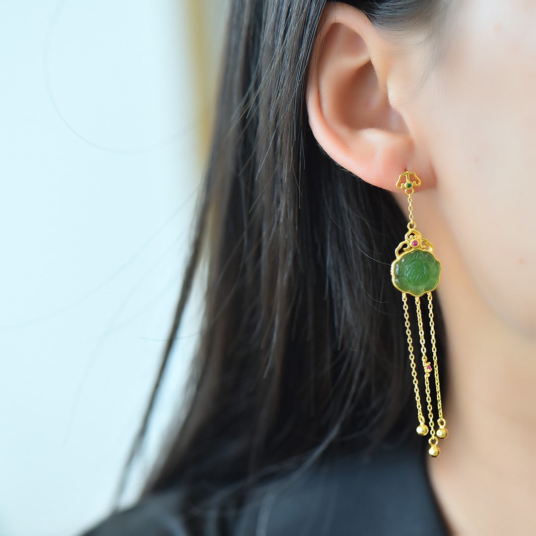 A Pair of Exquisite Sterling Silver-Gold Plated Inlaid Jasper Earrings: A Pair of Exquisite Sterling Silver-Gold Plated Inlaid Jasper Earrings,Size:0.4inx0.5in 一对纯银镀金镶碧玉耳环