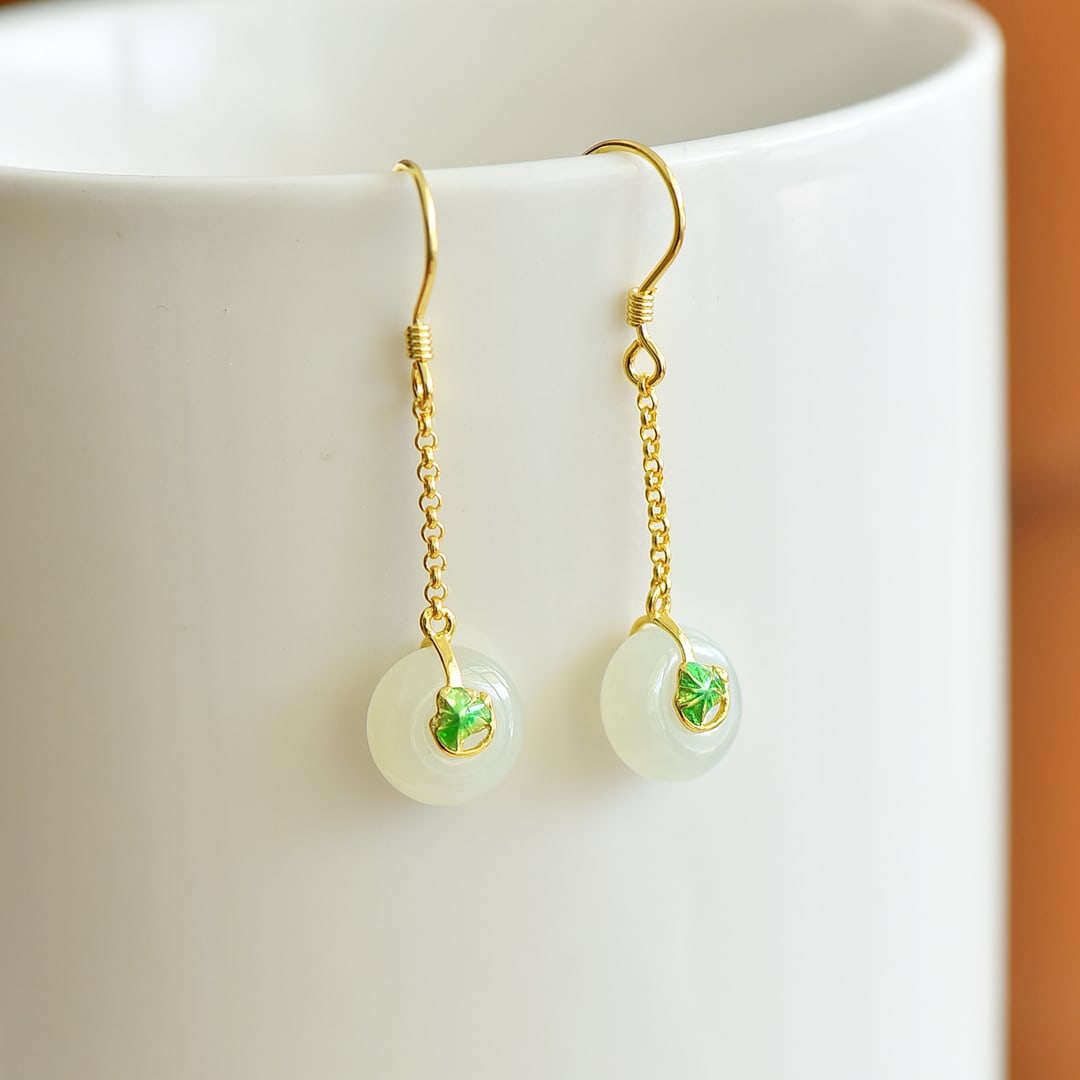A Pair of Exquisite Sterling Silver-Gold Plated Inlaid White Jade Enamel Earrings: A Pair of Exquisite Sterling Silver-Gold Plated Inlaid White Jade Enamel Earrings,Size:0.4inx0.4in 一对纯银镀金镶白玉珐琅耳Ĩ