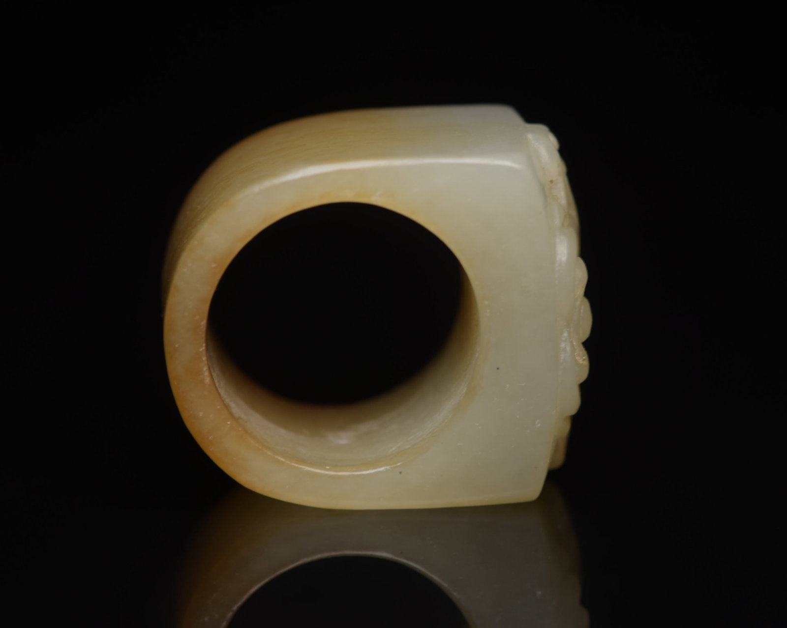 An Exquisite White Jade Beast-Face Pattern Thumb Ring - 6