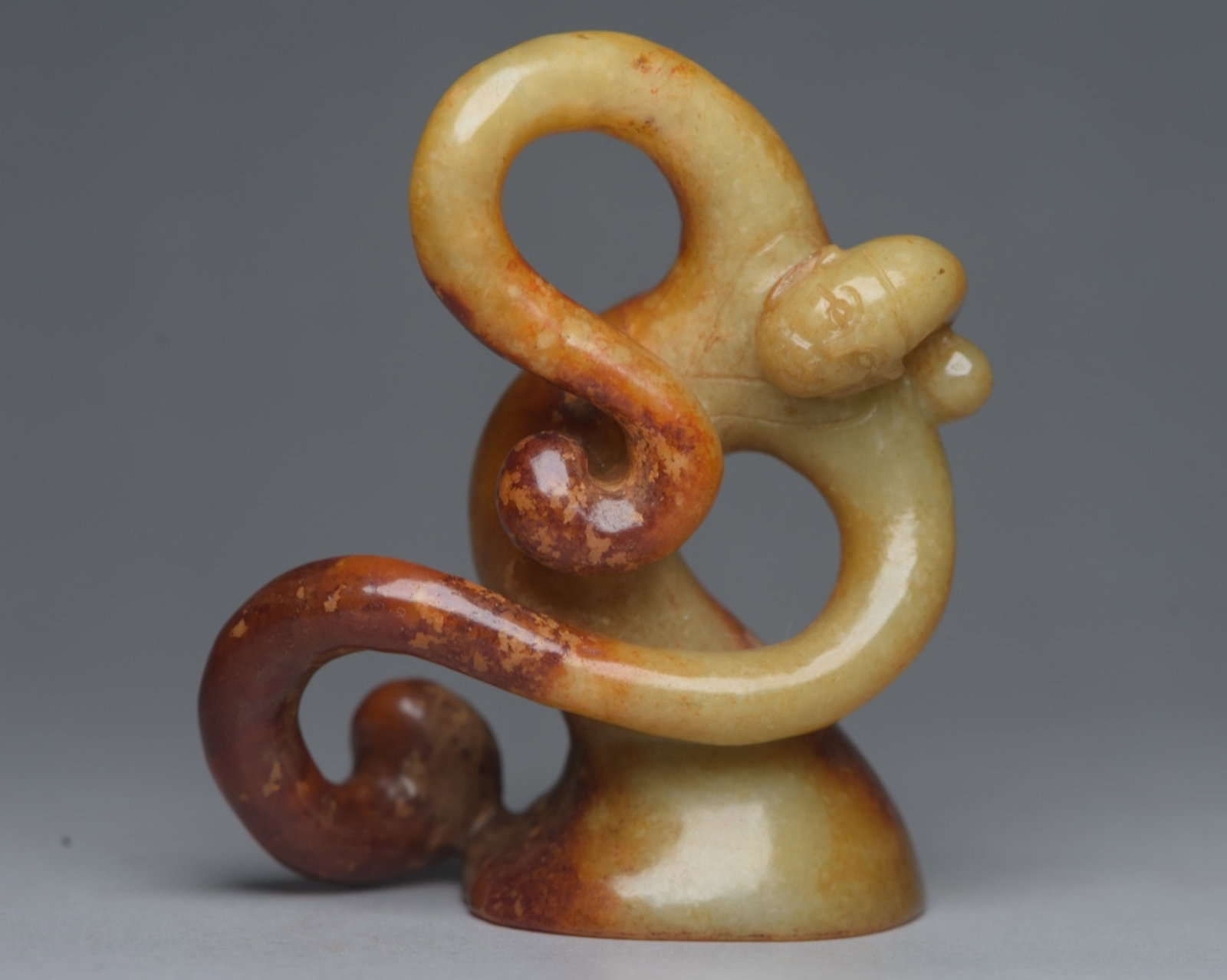 An Exquisite White Jade Figure Ornament: An Exquisite White Jade Figure Ornament,Qing Dynasty,China,Size:2.7inx2.2inx1.1in,Weight:88g 白玉人物摆件,中国清代