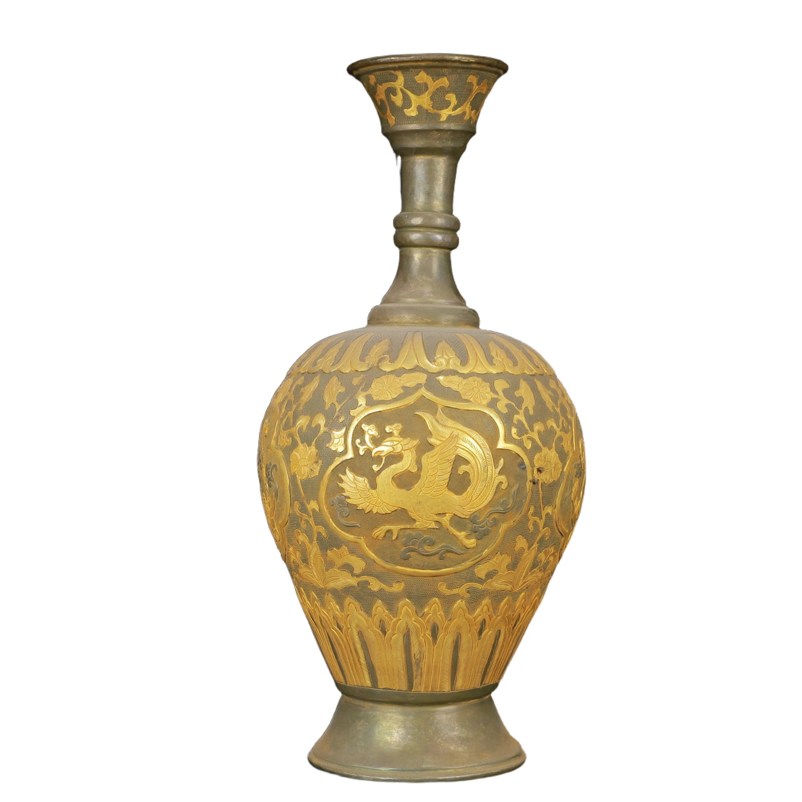 An Exquisite Gilt Silver Auspicious Beast Pattern Vase: An Exquisite Gilt Silver Auspicious Beast Pattern Vase,Tang Dynasty,China,Zhenguan Four-Character Mark,Size:5.1inx10.6in,Weight:850g