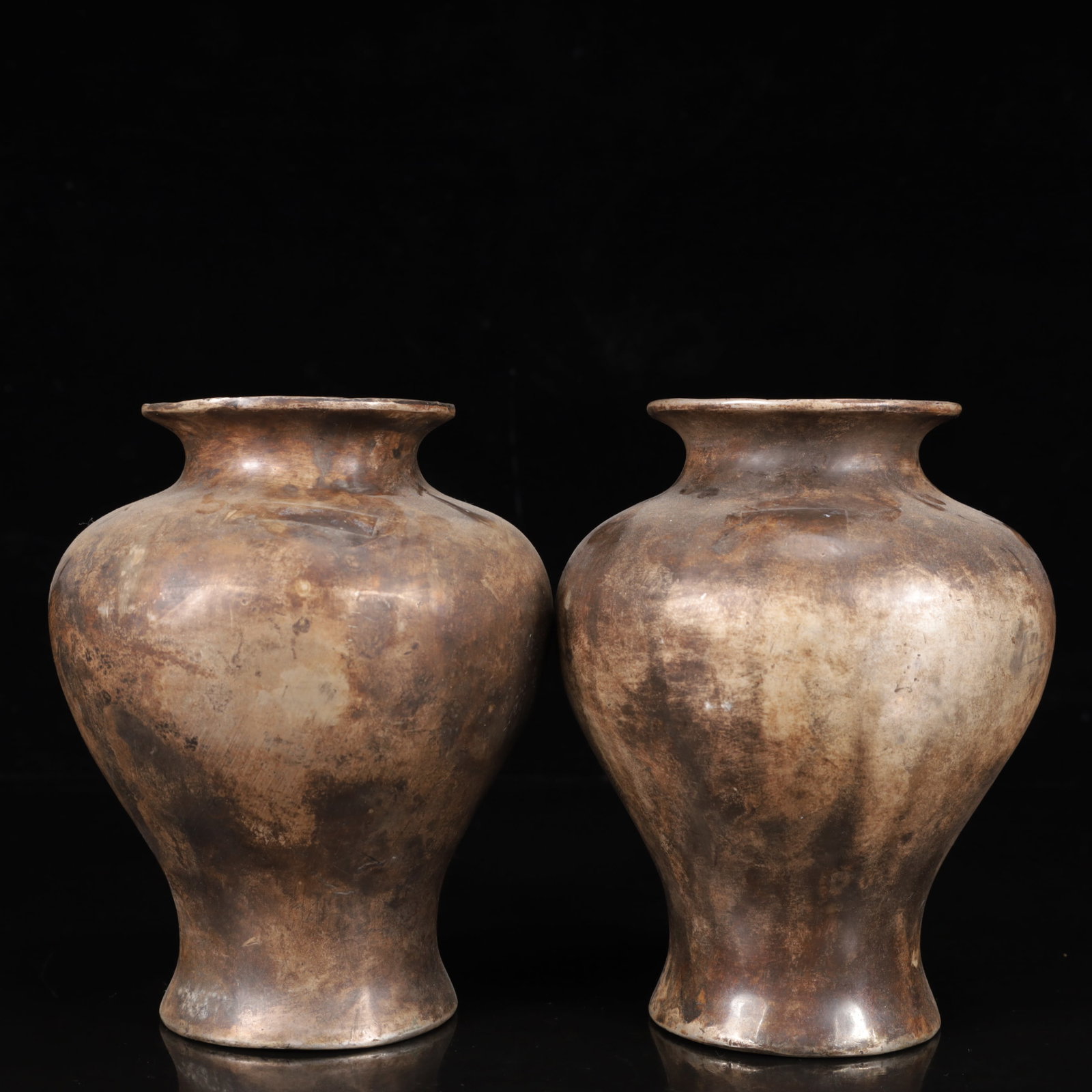 A Pair of Exquisite Silver-Plated Bronze Vases (1 of 12)