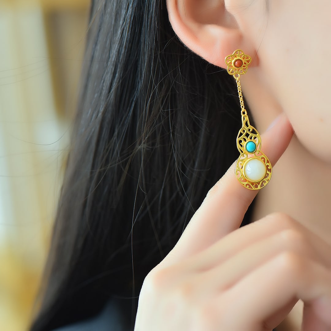 A Pair of Exquisite Sterling Silver-Gold Plated Inlaid White Jade Earrings: A Pair of Exquisite Sterling Silver-Gold Plated Inlaid White Jade Earrings 一对纯银镀金镶白玉耳环