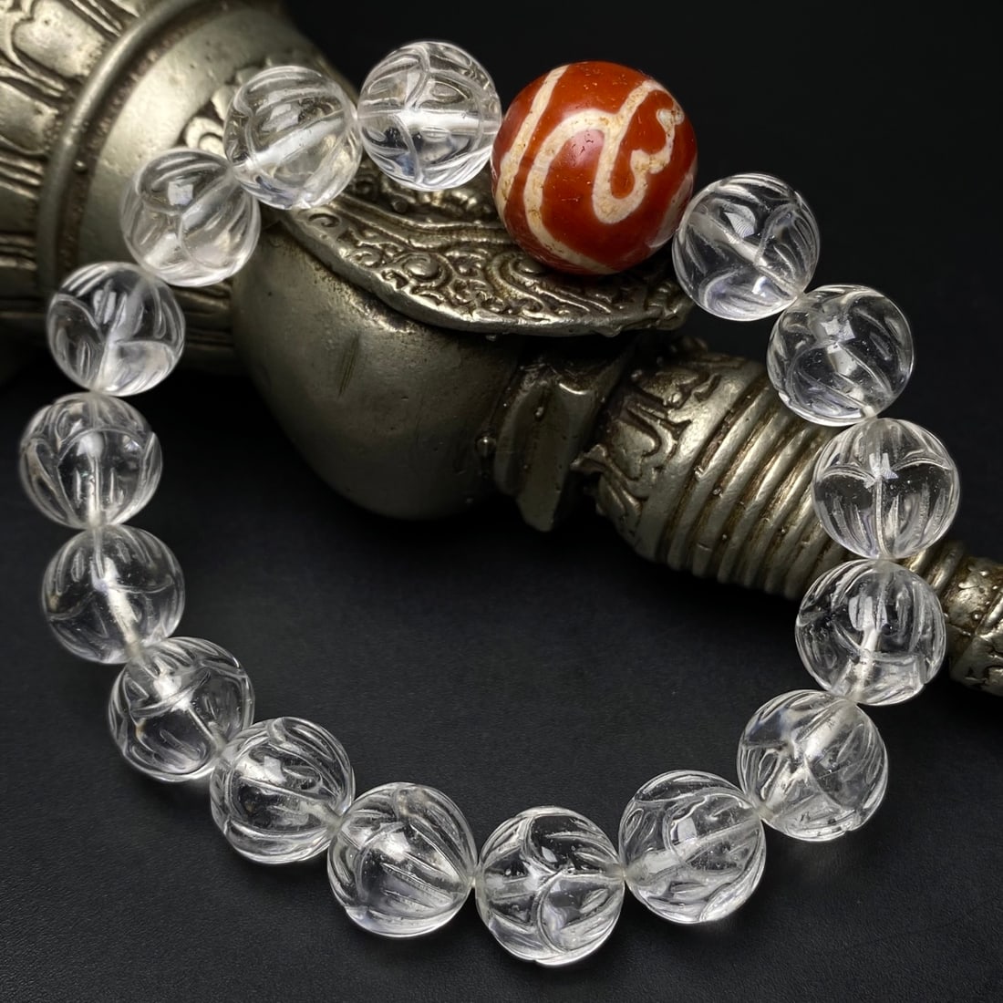 A Precious Agate Bracelets: A Precious Agate Bracelets,Size:0.7in,Weight:47g 玛瑙手串