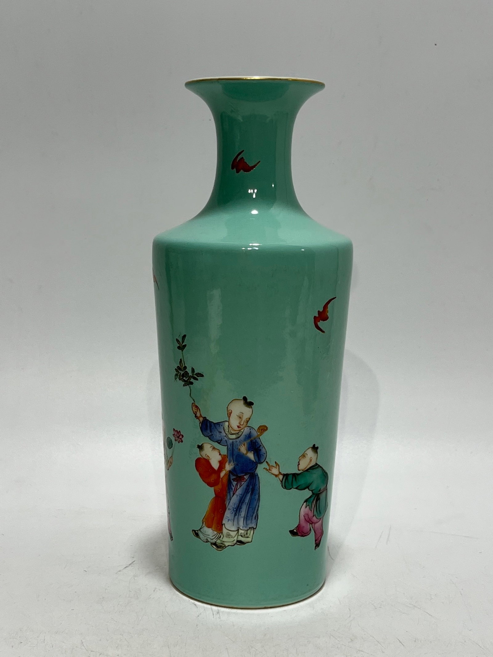 An Exquisite Famille-Rose Green Ground Figure Pattern Vase: An Exquisite Famille-Rose Green Ground Figure Pattern Vase,Qing Dynasty,China,Qianlong Six-character Mark,Size:10.2in 粉彩绿地人物纹瓶,中国&