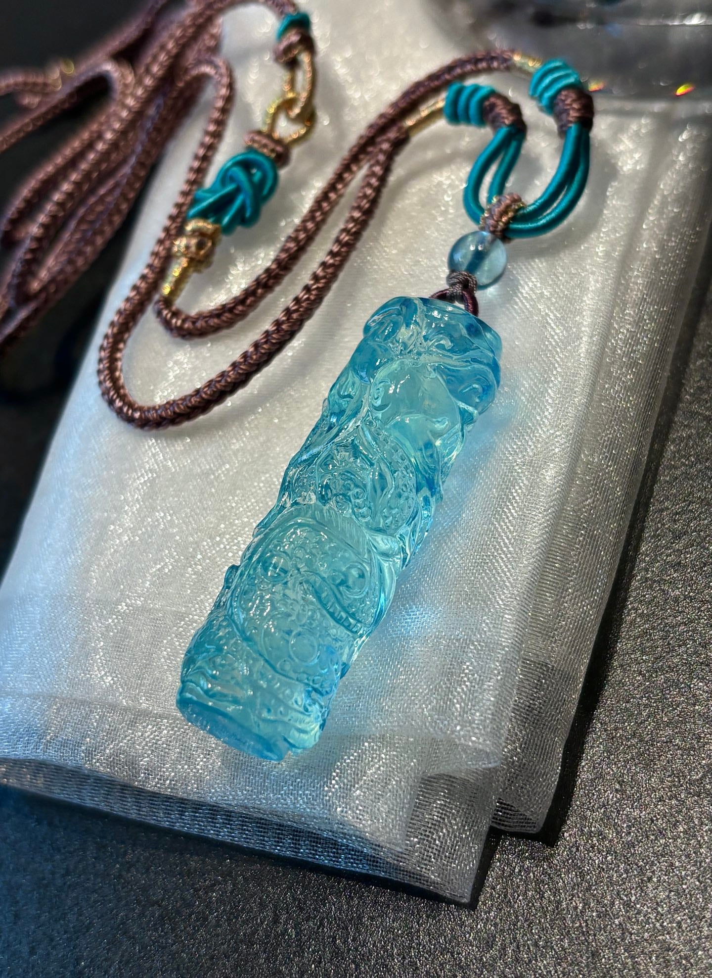 An Exquisite Aquamarine Dragon Pattern Pendant: An Exquisite Aquamarine Dragon Pattern Pendant,Size:1.8inx0.6in,Weight:18.7g 海蓝宝龙纹挂件