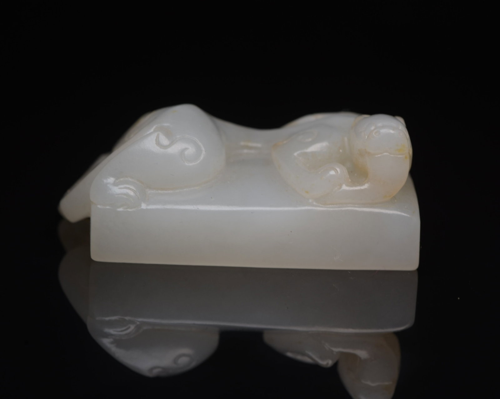 An Exquisite White Jade Beast Pattern Seal: An Exquisite White Jade Beast Pattern Seal,Qing Dynasty,China,Size:2.4inx1.3inx1in,Weight:93g 白玉兽纹印章,中国清代