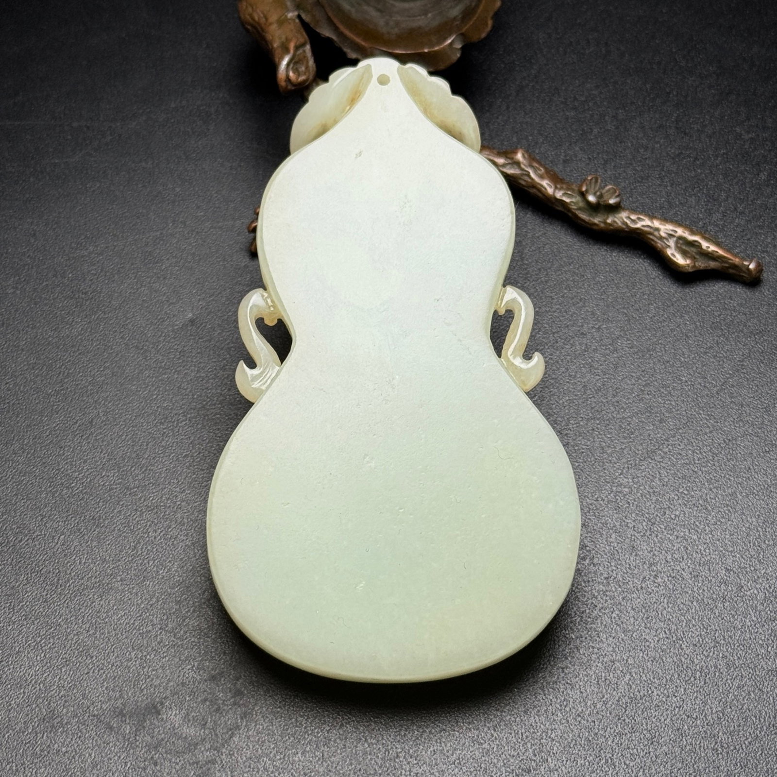 An Exquisite White Jade Bats Pattern Pendant - 2