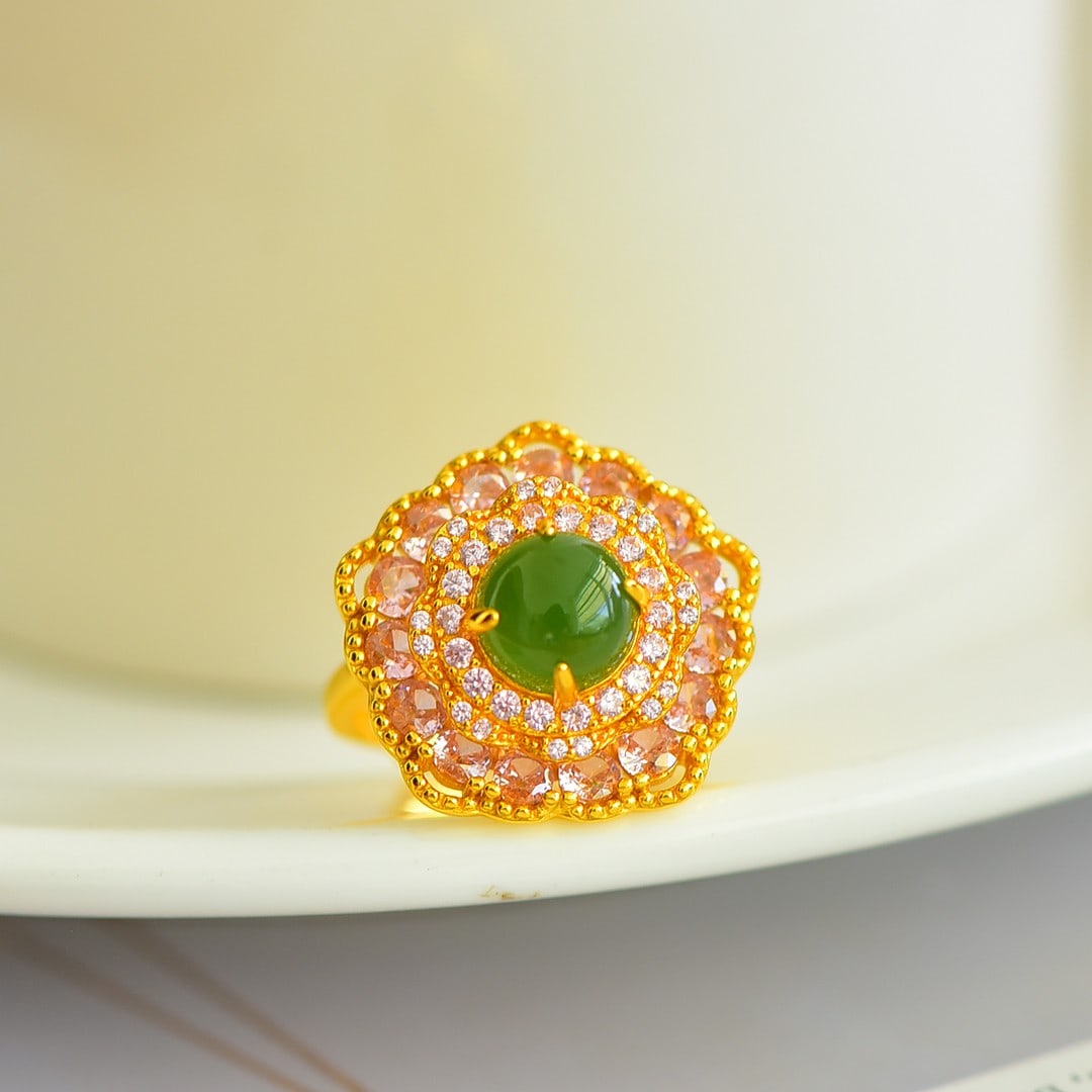 An Exquisite Sterling Silver-Gold Plated Inlaid Jasper Ring,Inlaid Diamond: An Exquisite Sterling Silver-Gold Plated Inlaid Jasper Ring,Inlaid Diamond,Size:0.3inx0.3in 纯银镀金镶碧玉戒指,嵌钻石