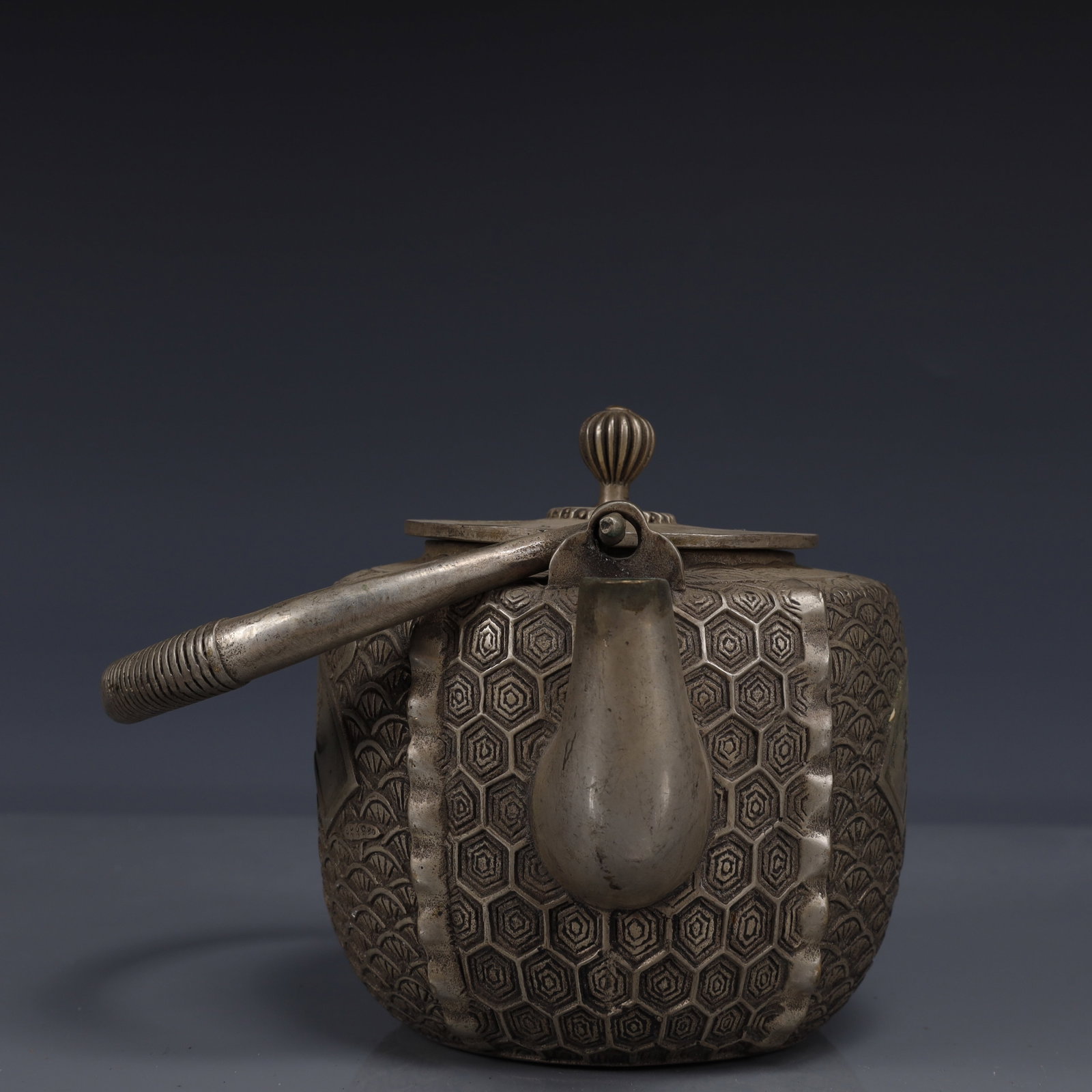 An Exquisite Silver-Plated Bronze Fish Pattern Ewer - 3