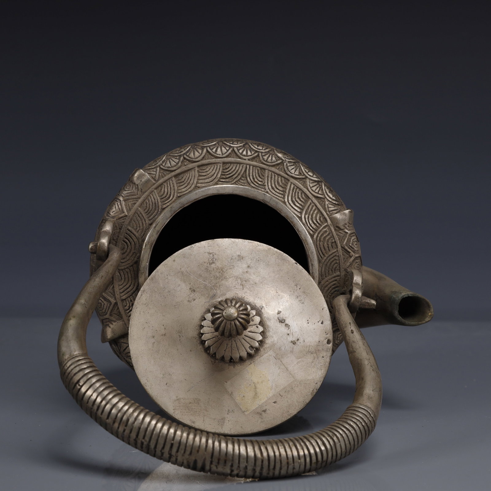 An Exquisite Silver-Plated Bronze Fish Pattern Ewer - 8