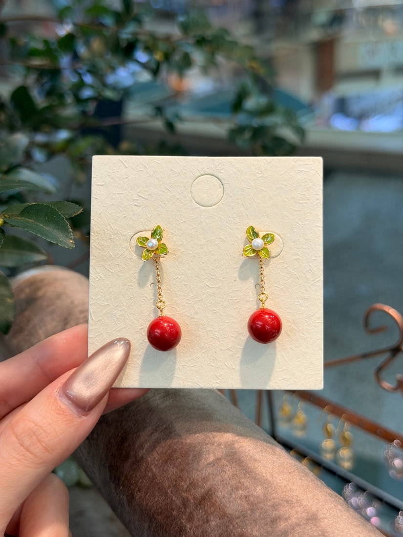 A Pair of Exquisite Sterling Silver-Gold Plated Inlaid Cinnabar Earrings,Inlaid Pearls: A Pair of Exquisite Sterling Silver-Gold Plated Inlaid Cinnabar Earrings,Inlaid Pearls 一对纯银镀金镶朱砂耳环,嵌珍珠