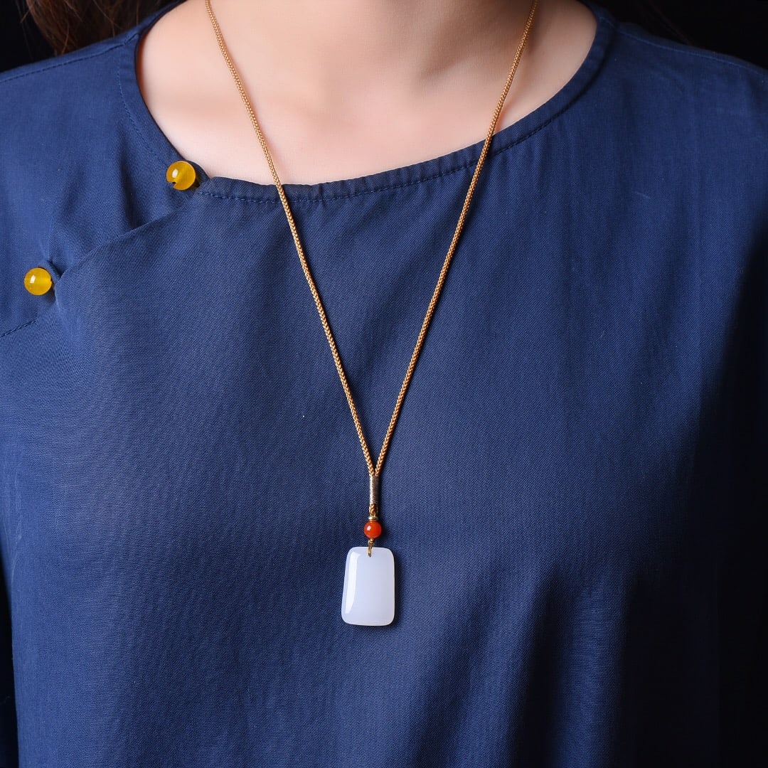 An Exquisite White Jade Pendant: An Exquisite White Jade Pendant,Size:0.7inx1.1in 白玉挂件