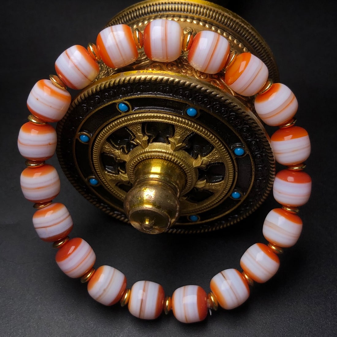 An Exquisite Agate Bracelet - 5