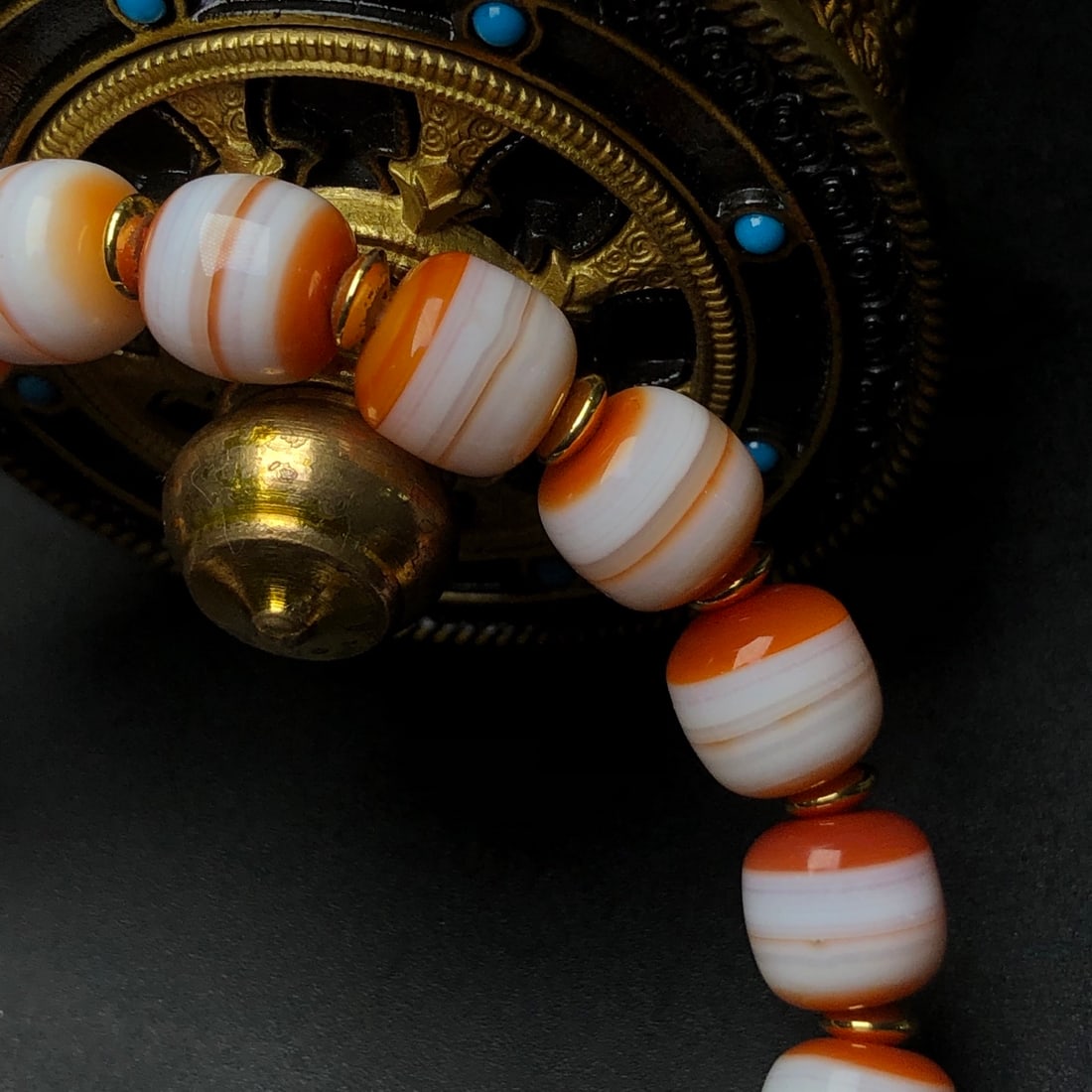 An Exquisite Agate Bracelet - 7