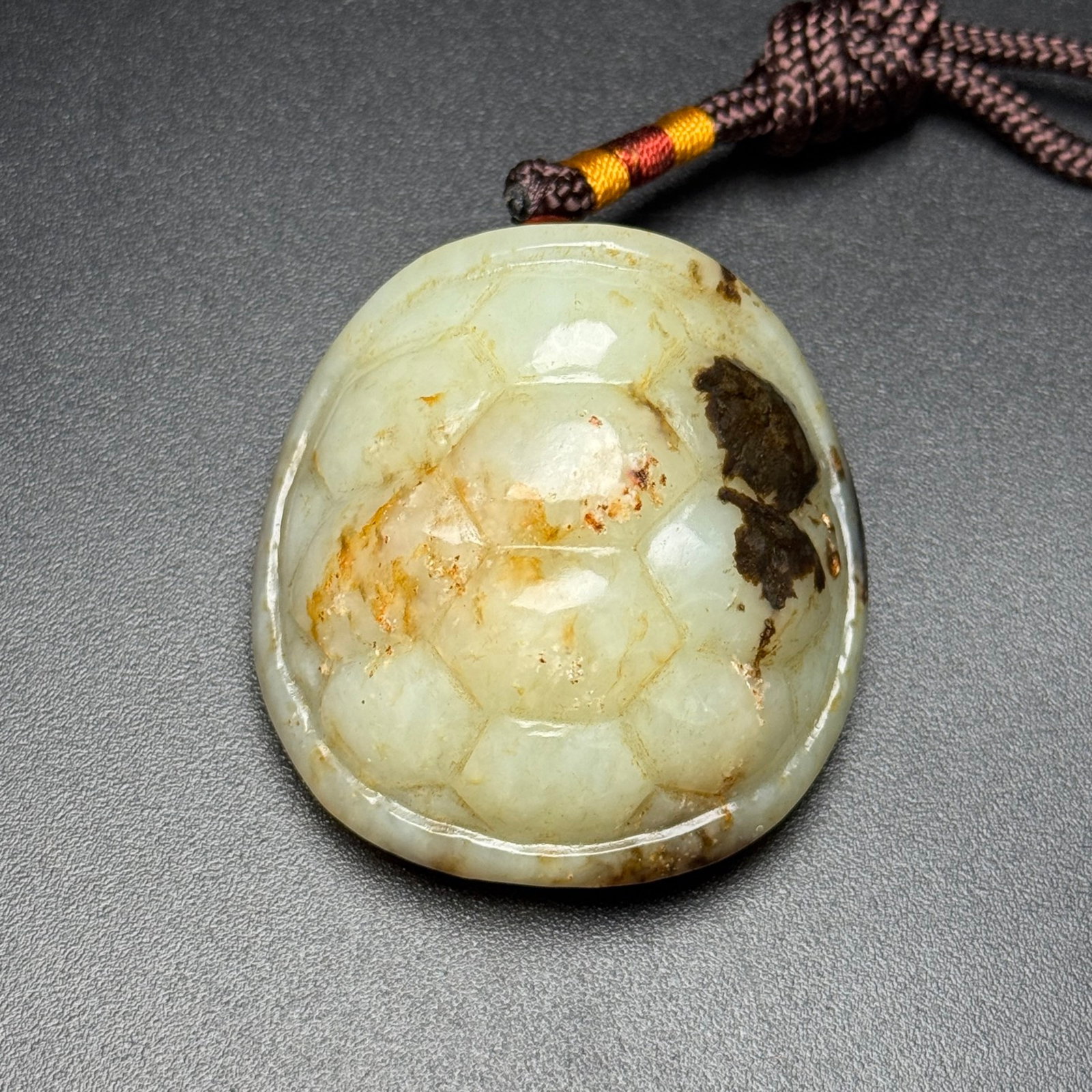 An Exquisite White Jade Turtle Shell Pendant: An Exquisite White Jade Turtle Shell Pendant,Qing Dynasty,China,Size:2inx2inx1.1in,Weight:104g 白玉龟壳挂件,中国清代