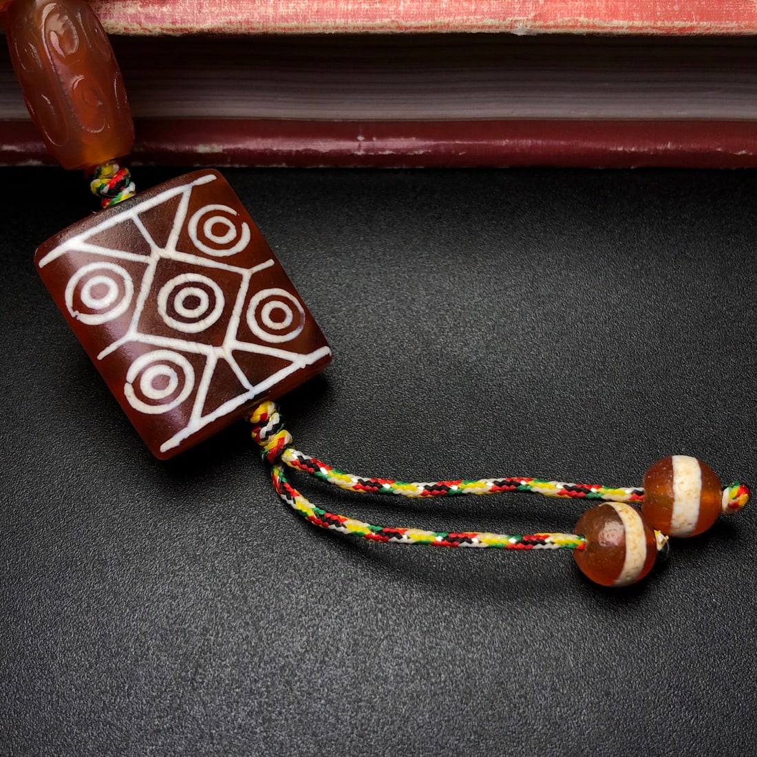 A Precious Agate Bracelets - 9