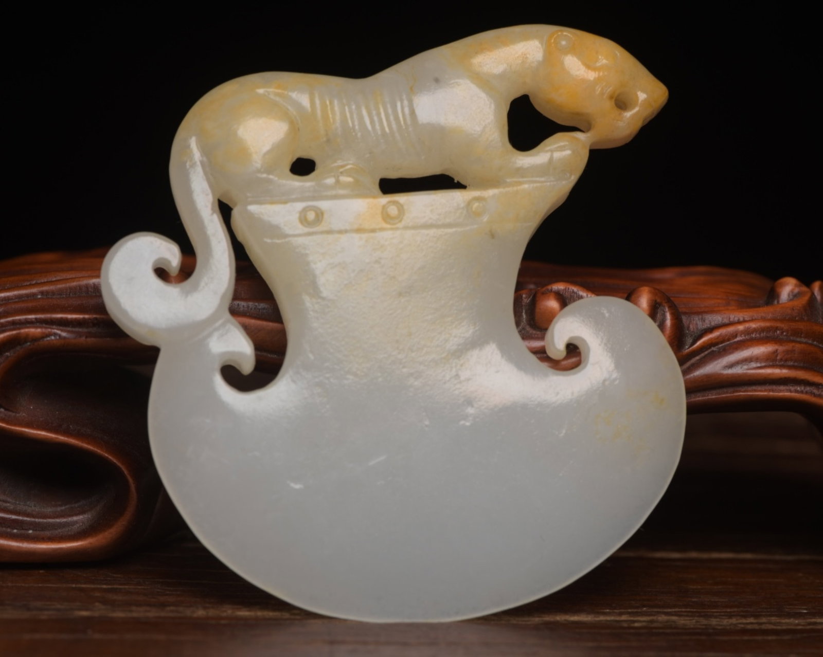 An Exquisite White Jade Beast Axe - 2
