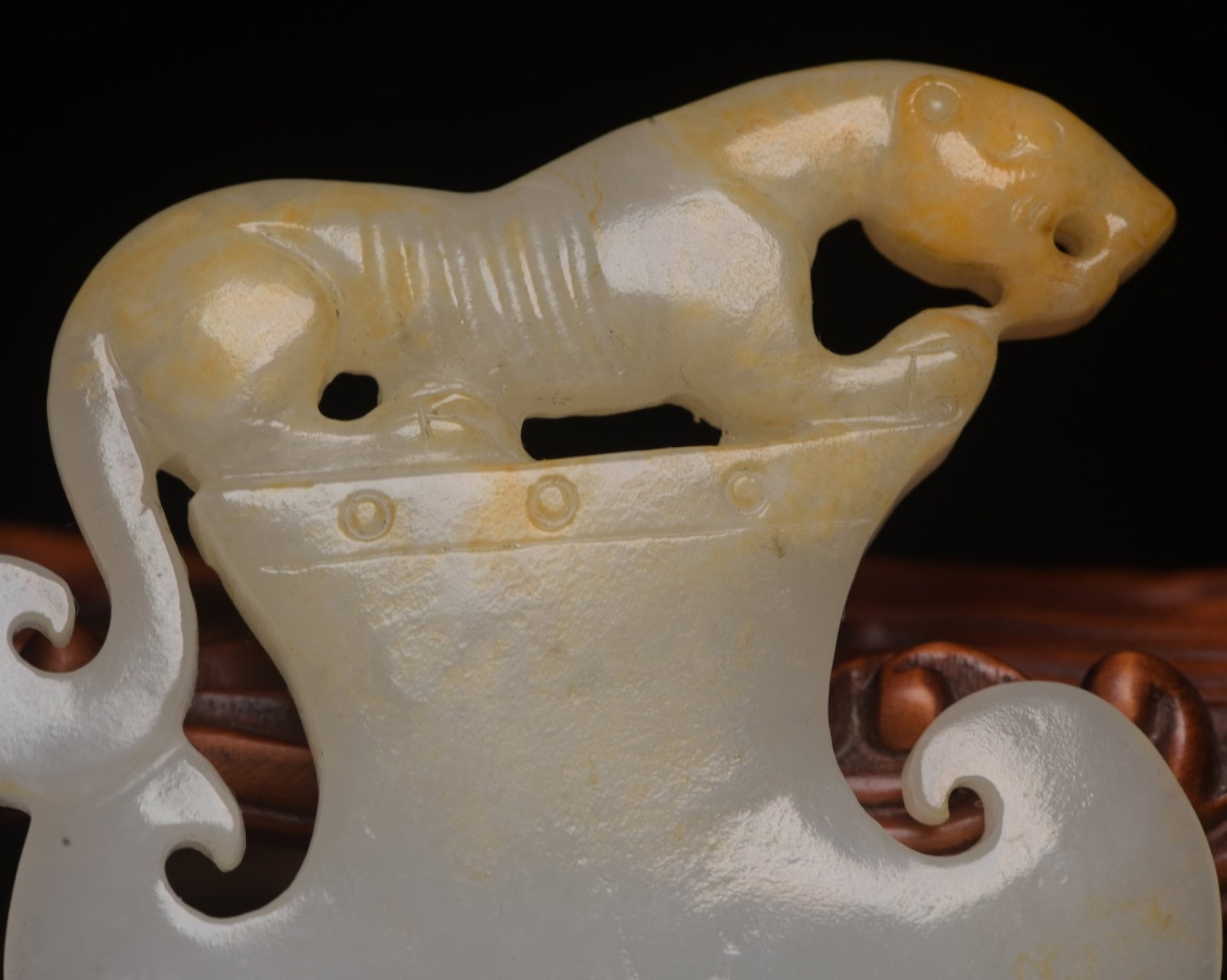 An Exquisite White Jade Beast Axe - 8