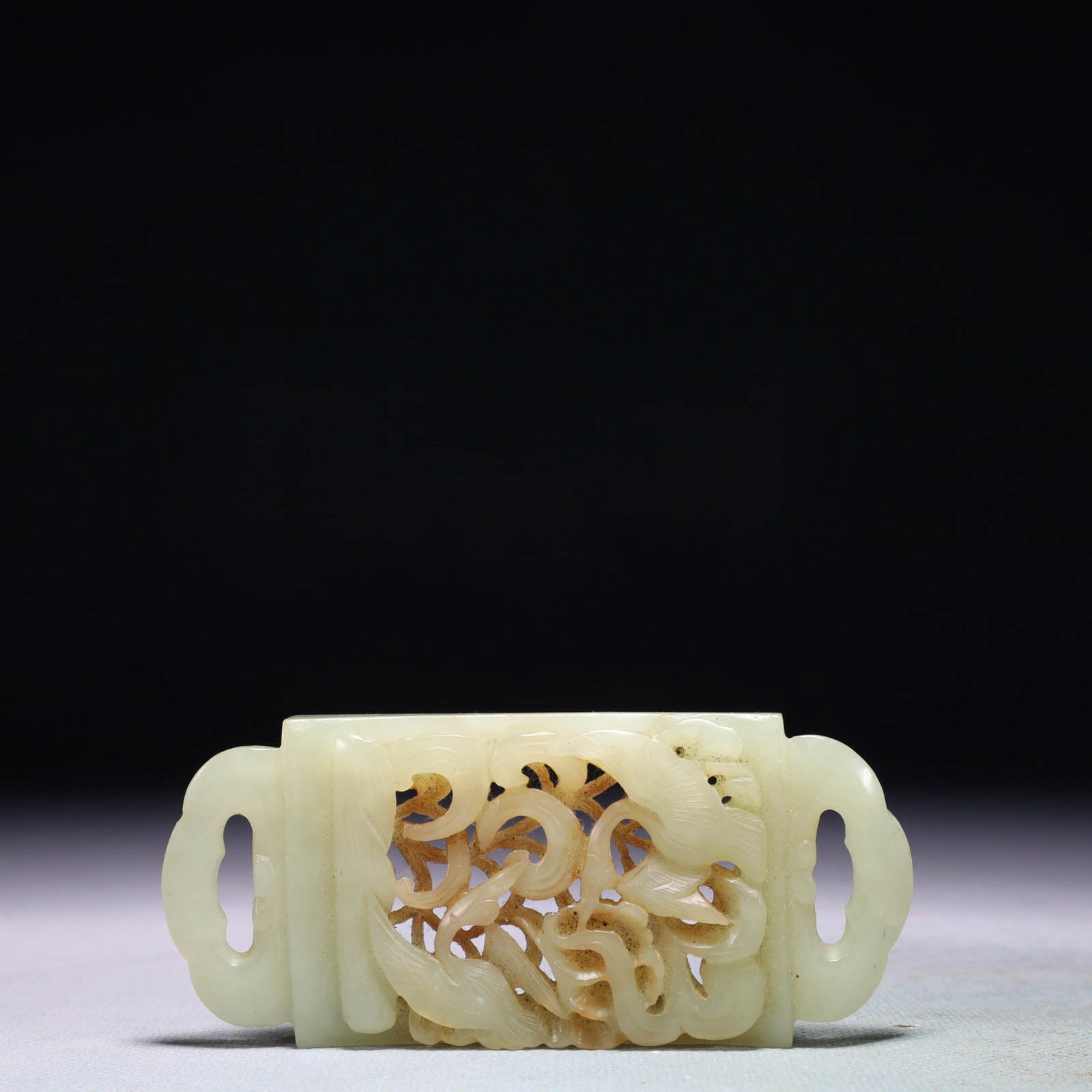 An Exquisite White Jade Goose Pattern Buckle: An Exquisite White Jade Goose Pattern Buckle,Qing Dynasty,China,Size:4.1inx1.8in,Weight:89g 白玉鹅纹腰带扣,中国清代