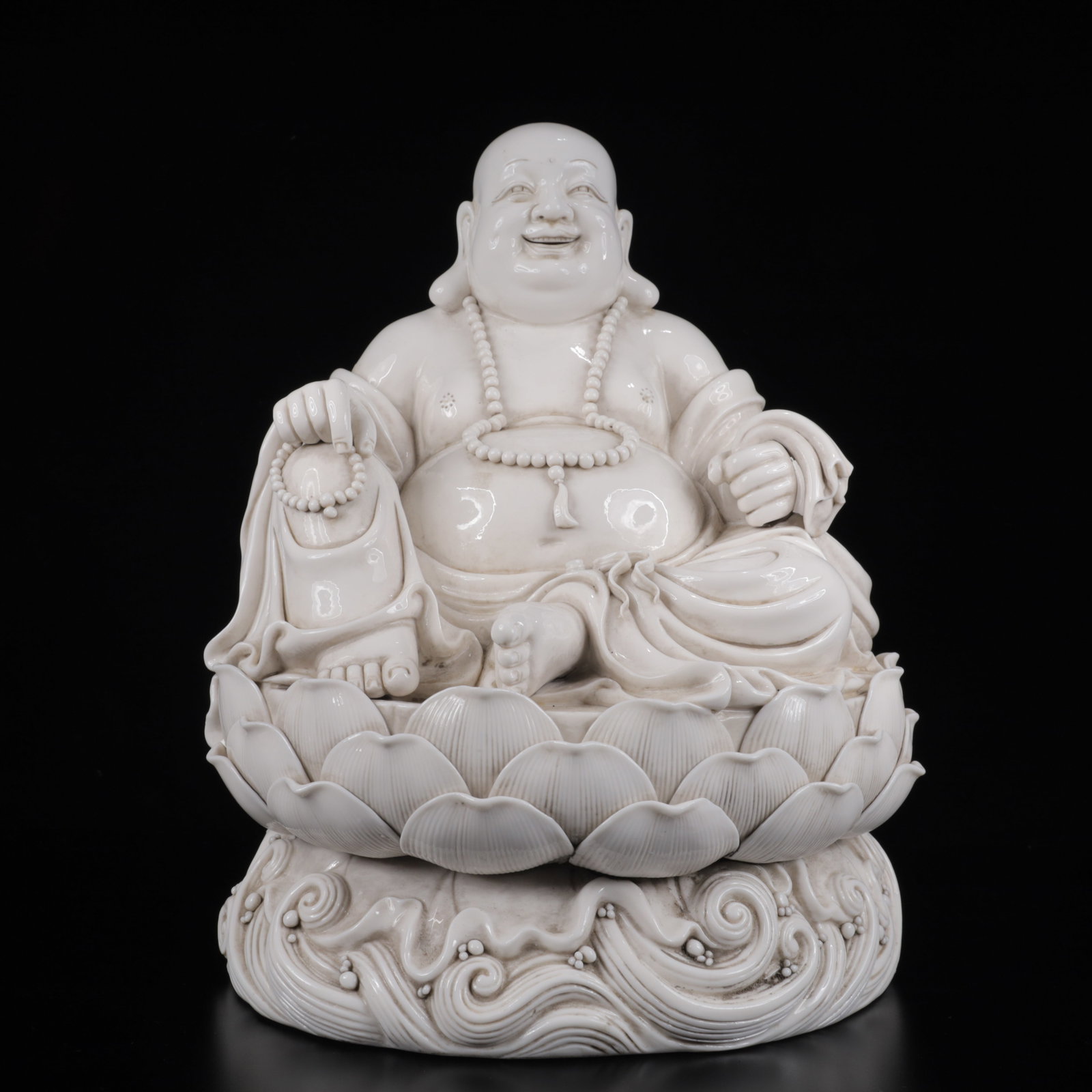An Exquisite Blance-De-Chine Statue of Maitreya Buddha: An Exquisite Blance-De-Chine Statue of Maitreya Buddha,Qing Dynasty,China,Size:10.6inx13.4in,Weight:7400g 德化瓷弥勒佛像,中国清代