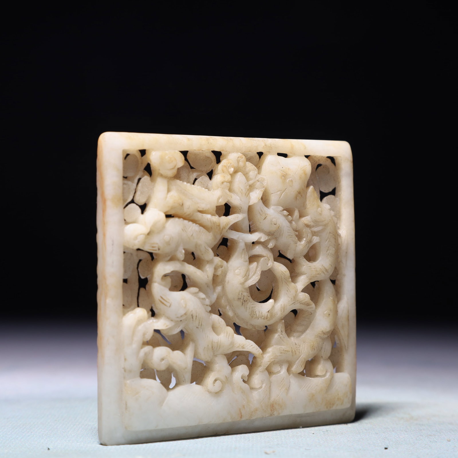 An Exquisite White Jade Fish Pattern Pendant - 3