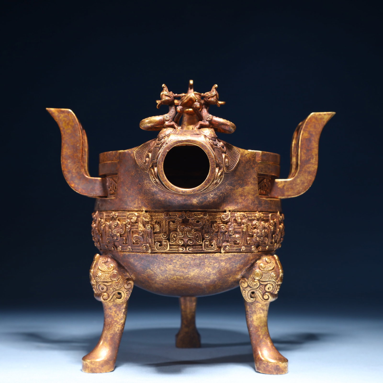 An Exquisite Gilt Bronze Chi-Dragon Pattern Double-Ears and Tripod Censer,With Inscription: An Exquisite Gilt Bronze Chi-Dragon Pattern Double-Ears and Tripod Censer,With Inscription,Qing Dynasty,China,Size:6.3inx7.1inx7.5in,Weight:1900g 铜鎏金螭龙纹ࡡ