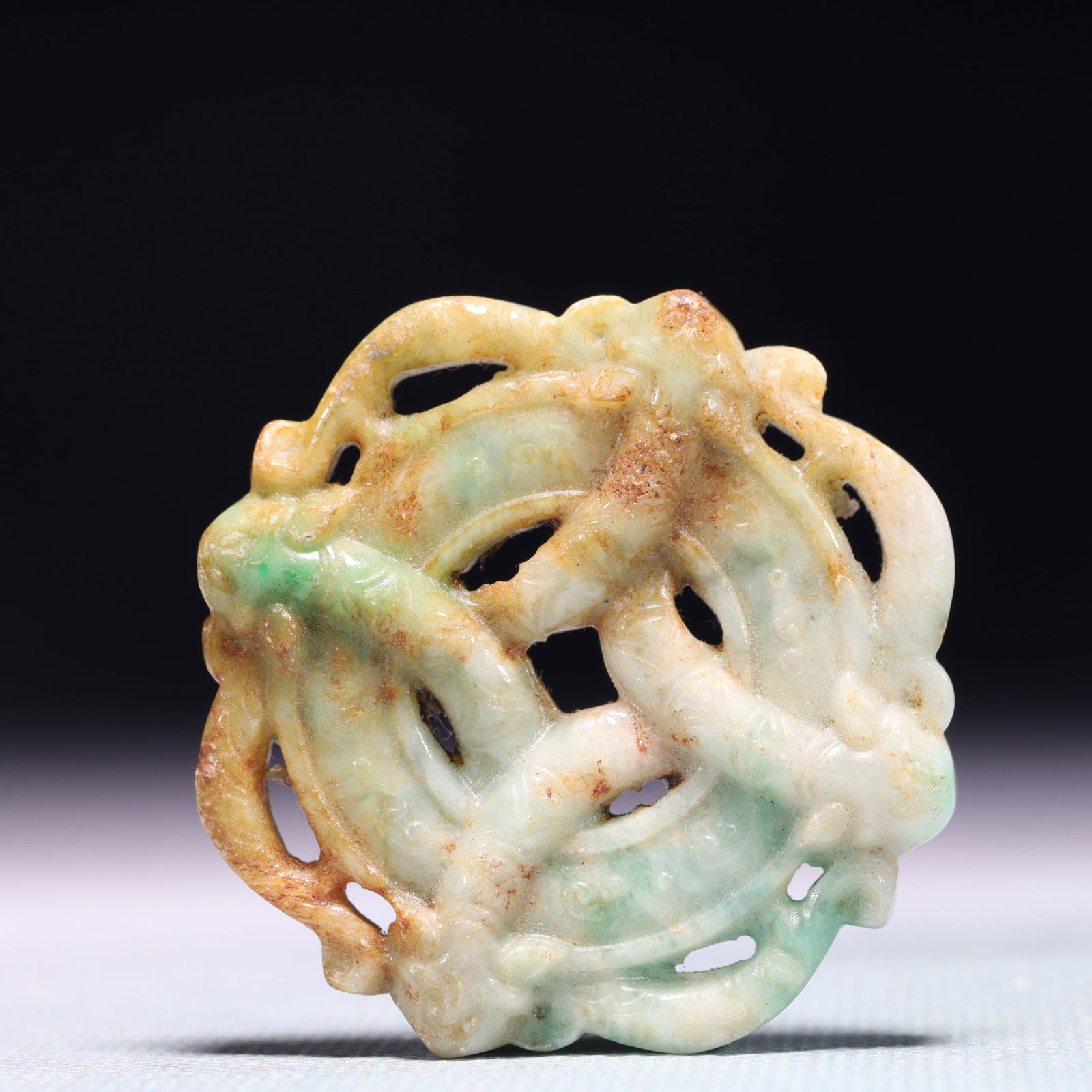 An Exquisite White Jade Beast Pattern Pendant: An Exquisite White Jade Beast Pattern Pendant,Qing Dynasty,China,Size:1.8inx0.4in,Weight:33.7g 白玉兽纹挂件,中国清代