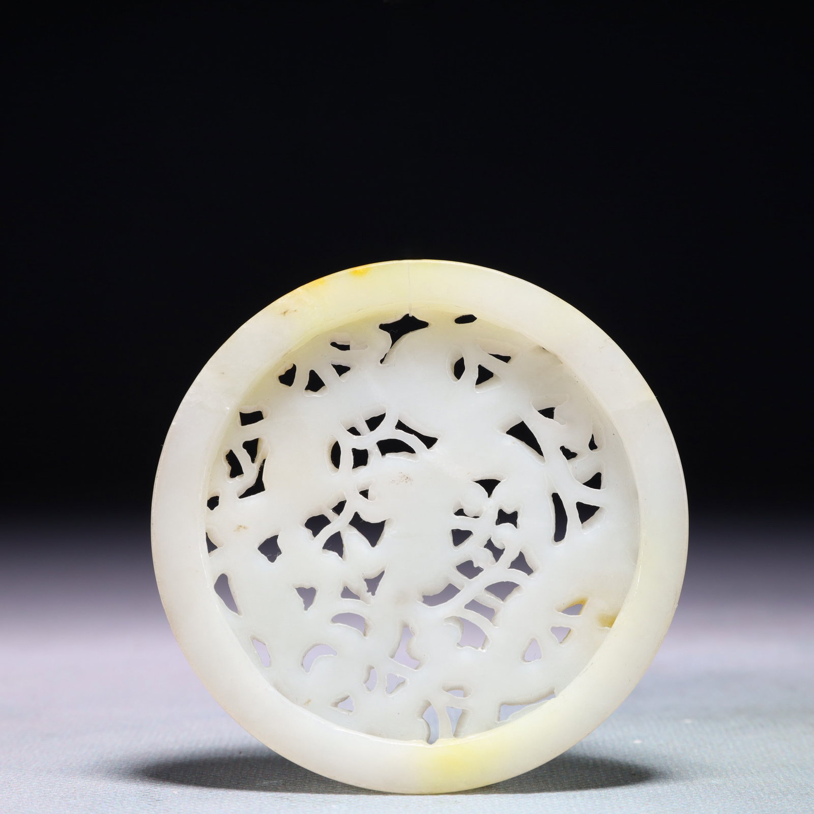 An Exquisite White Jade Flower Pattern Pendant - 4