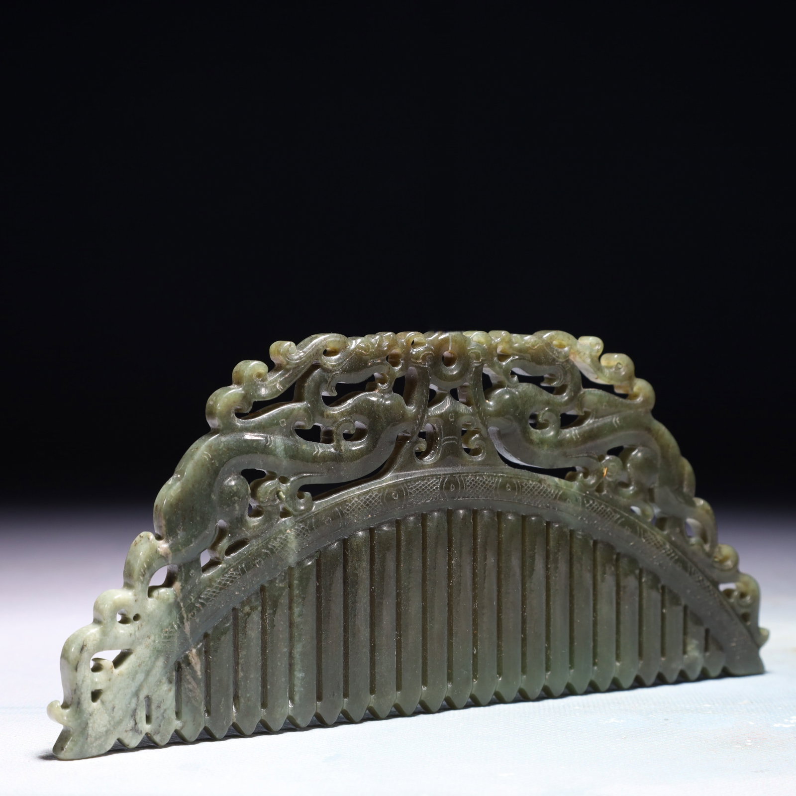 An Exquisite Green Jade Dragon Pattern Comb - 5