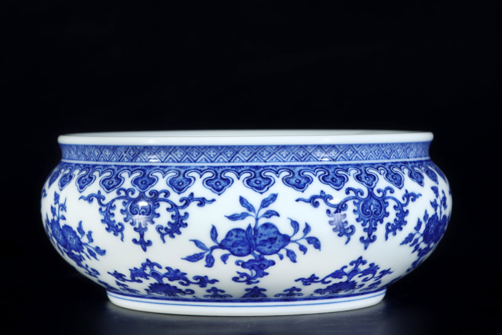 An Exquisite Blue and White Flower and Fruit Pattern Brush Washer: An Exquisite Blue and White Flower and Fruit Pattern Brush Washer,Qing Dynasty,China,Qianlong Six-character Mark,Size:2.8inx6.1in