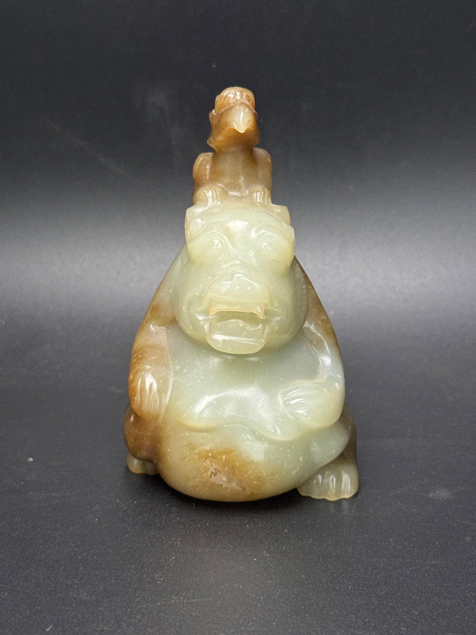 An Exquisite White Jade Bird Pattern Bear Ornament - 3
