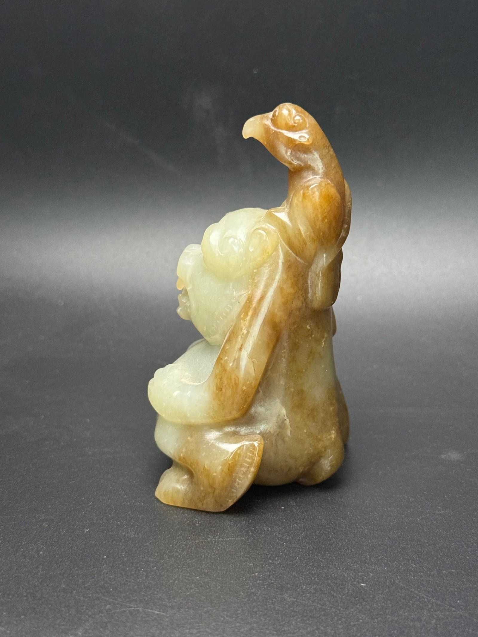 An Exquisite White Jade Bird Pattern Bear Ornament - 5