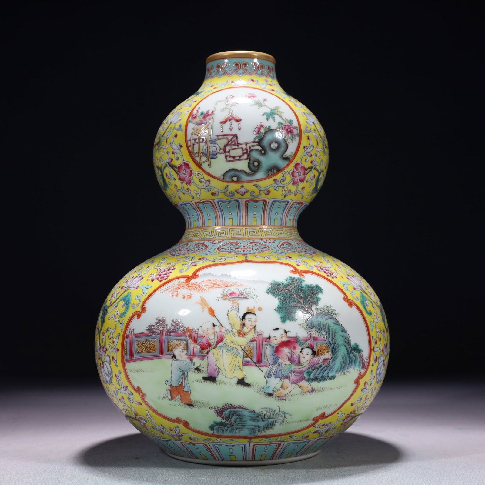 An Exquisite Famille-Rose Character and Story Pattern Gourd-Shaped Vase: An Exquisite Famille-Rose Character and Story Pattern Gourd-Shaped Vase,Qing Dynasty,China,Yongzheng Six-character Mark,Size:7.5inx11.8in,Weight:2450g 粉彩人物故事&