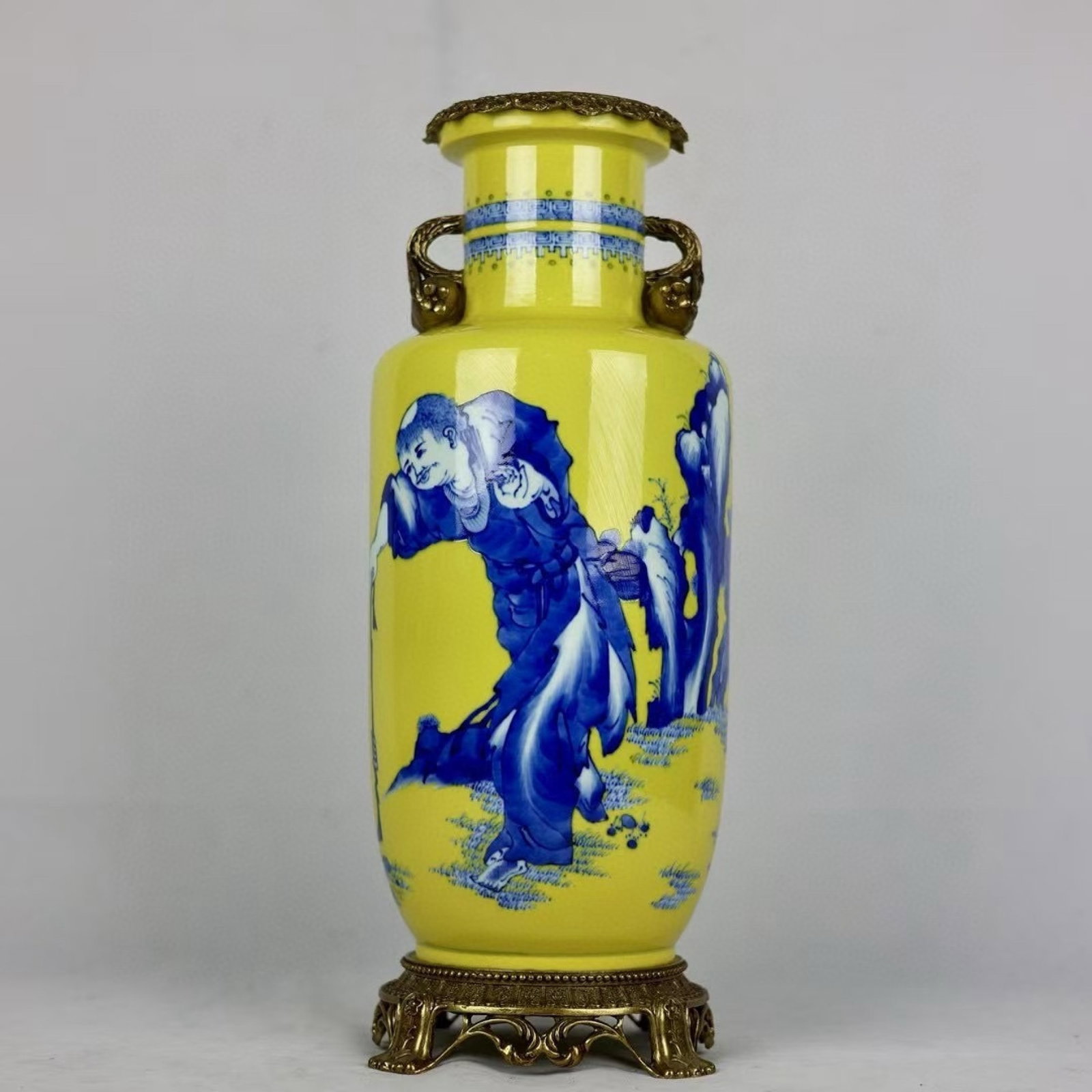 A Huge Yellow Ground Blue and White Inlaid Bronze Figure Pattern Pomegranate-Ears Vase: A Huge Yellow Ground Blue and White Inlaid Bronze Figure Pattern Pomegranate-Ears Vase,Qing Dynasty,China,Kangxi Six-character Mark,Size:20.7inx6.1inx7.5inx7.1in 黄地青花໲