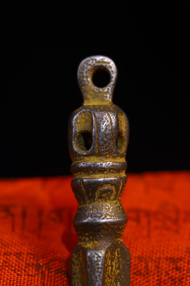 An Exquisite Bronze Vajra - 7
