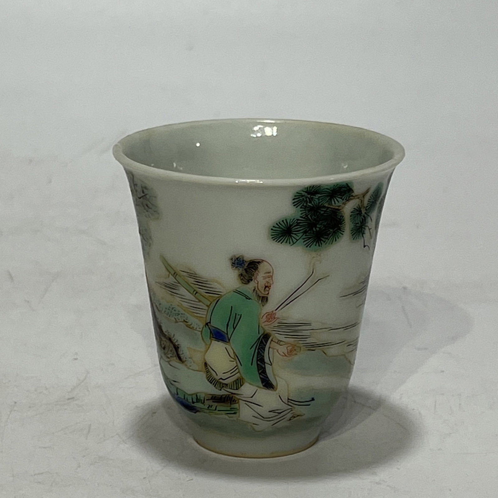 An Exquisite Wucai Figure Pattern Cup: An Exquisite Wucai Figure Pattern Cup,Qing Dynasty,China,Kangxi Six-character Mark,Size:2in 五彩人物纹杯,中国清代,康熙六&#