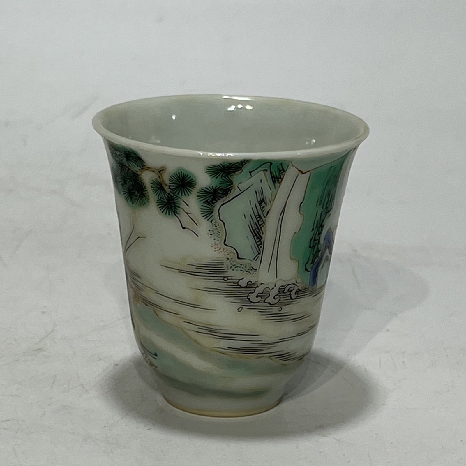 An Exquisite Wucai Figure Pattern Cup - 2