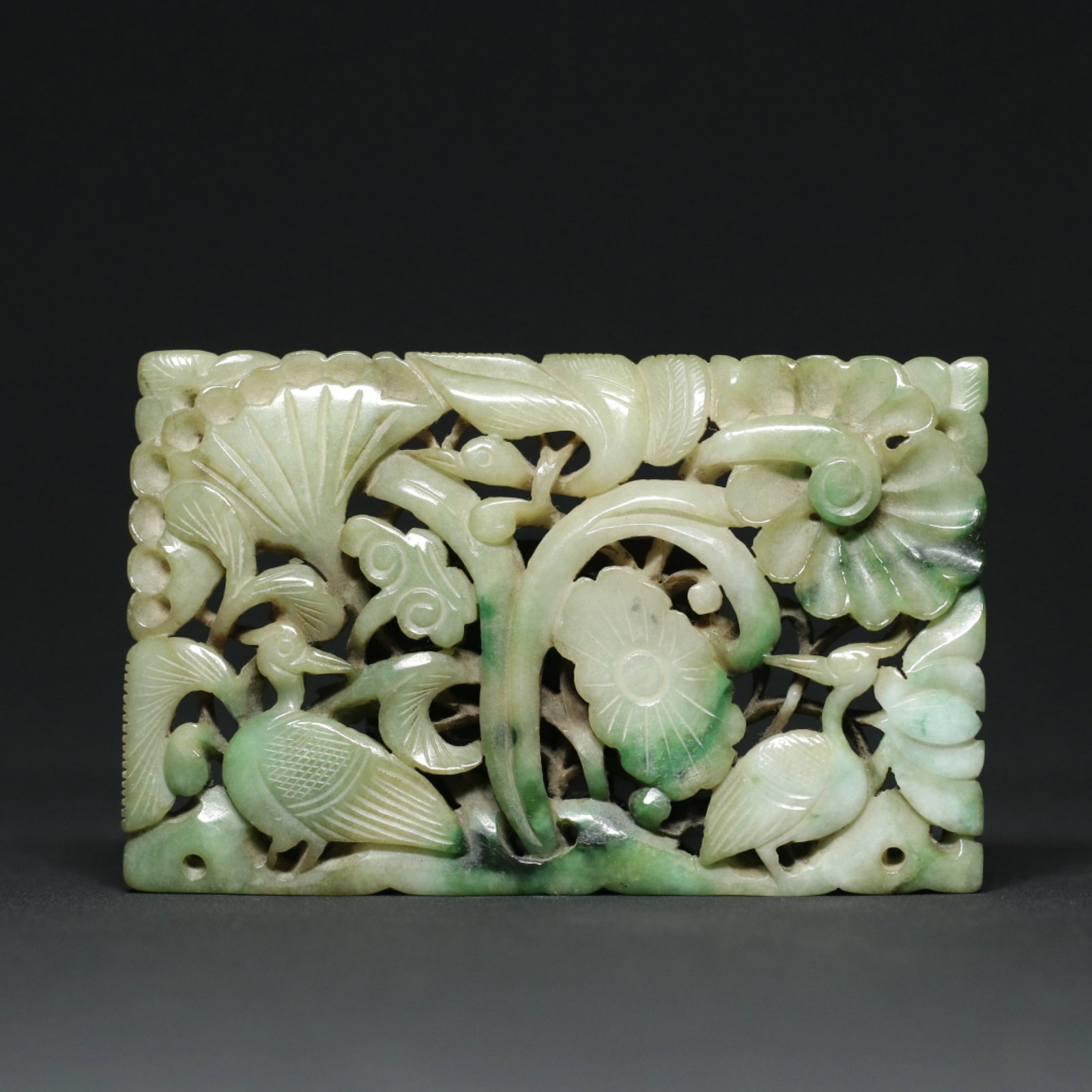 An Exquisite Jadeite Hollow Lotus Crane Pattern Pendant: An Exquisite Jadeite Hollow Lotus Crane Pattern Pendant,Qing Dynasty,China,Size:3.9inx2.4inx0.4in,Weight:100.8g 翡翠镂空莲花鹤纹挂件,中