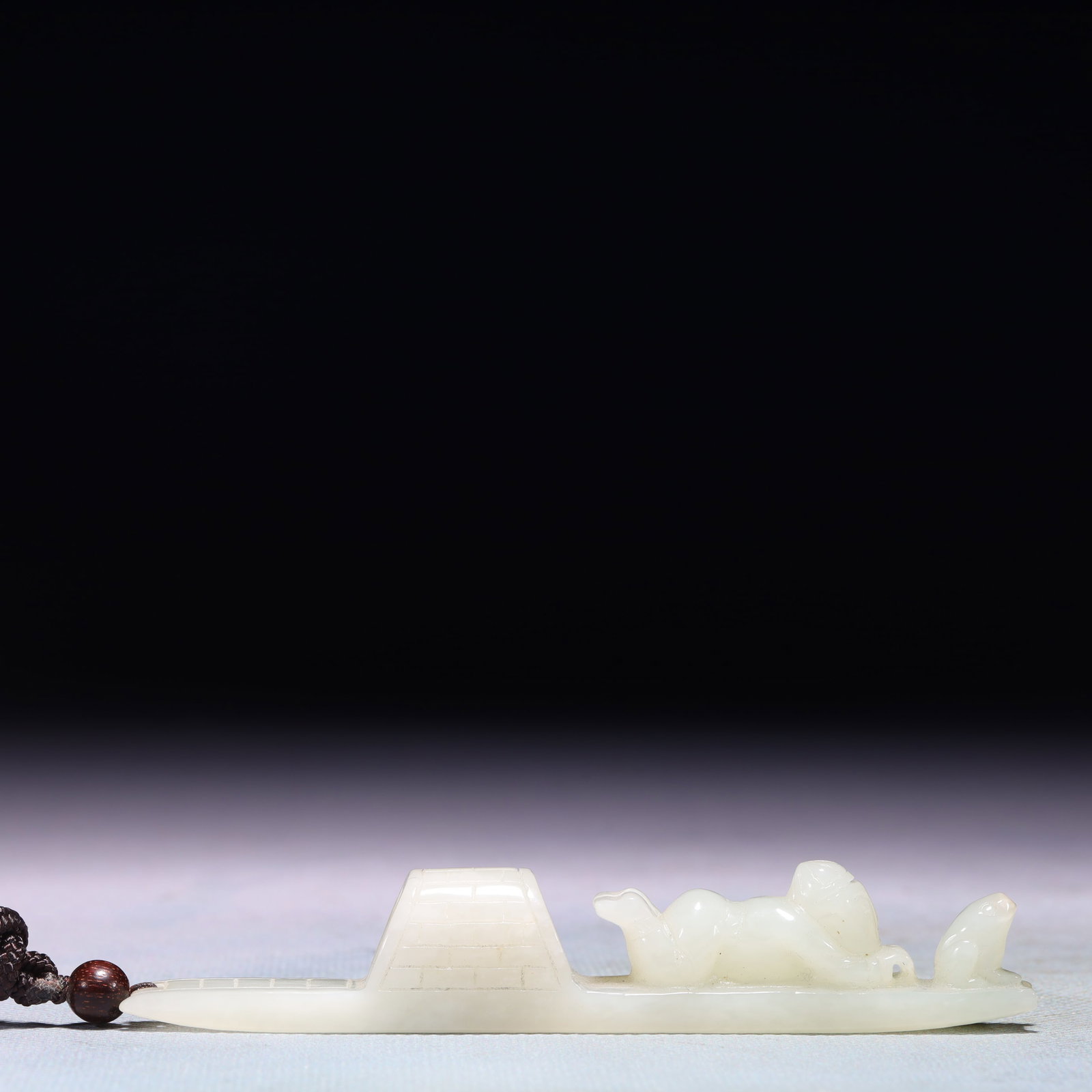 An Exquisite White Jade Figure Pendant: An Exquisite White Jade Figure Pendant,Qing Dynasty,China,Size:4.7inx0.8in,Weight:48g 白玉人物挂件,中国清代