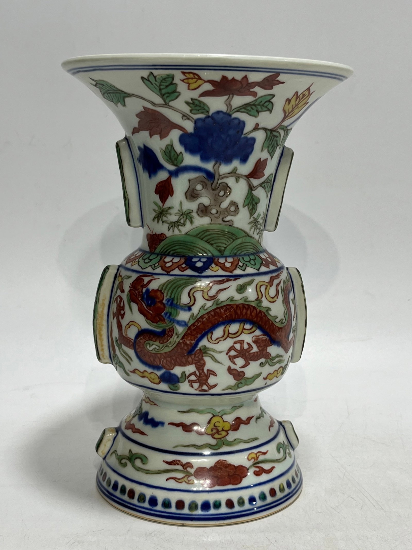 An Exquisite Wucai Auspicious Cloud and Dragon Pattern Vase: An Exquisite Wucai Auspicious Cloud and Dragon Pattern Vase,Ming Dynasty,China,Jiajing Six-character Mark,Size:8.7in 五彩祥云龙纹瓶,中国明&#