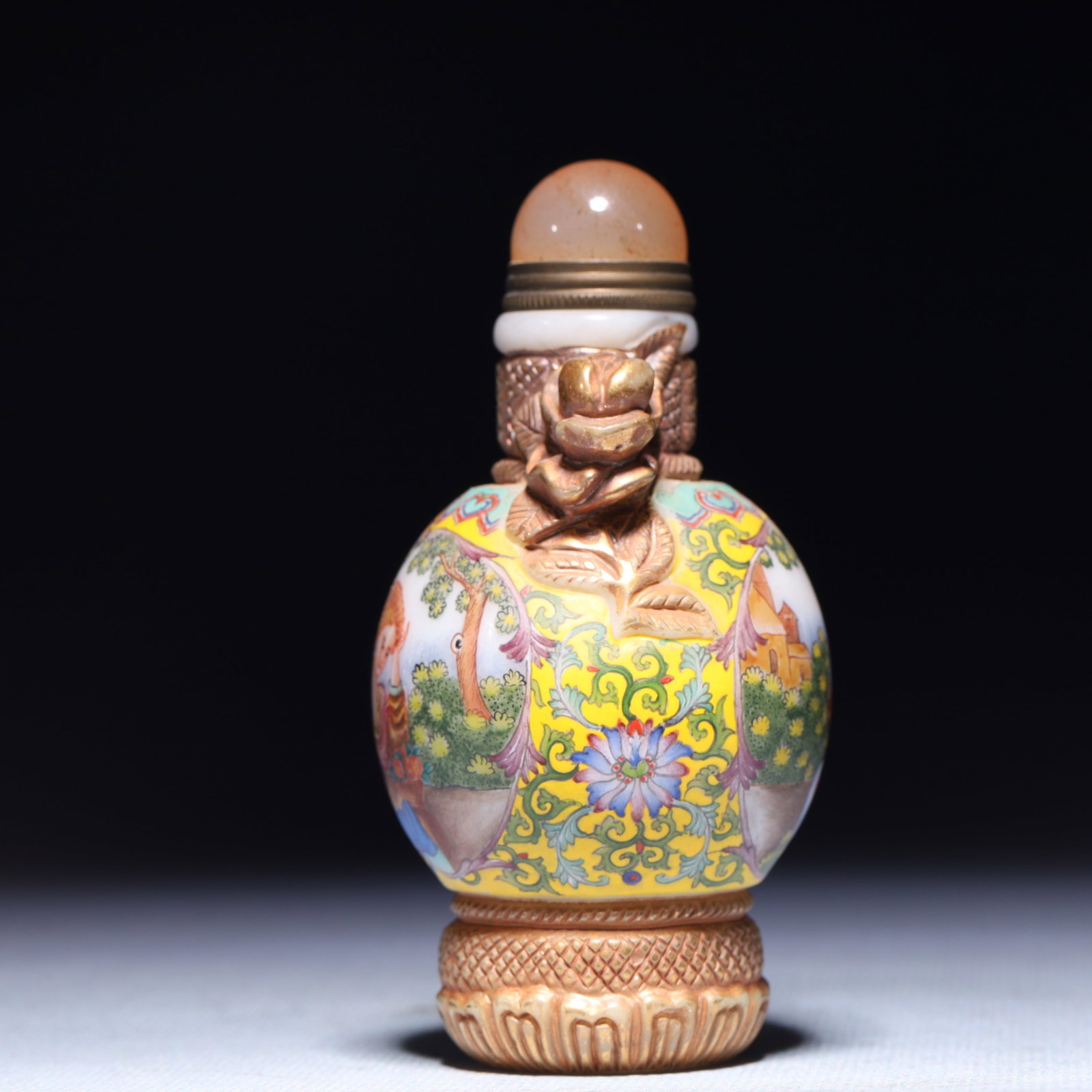 An Exquisite Glass Figure Pattern Snuff Bottle - 3