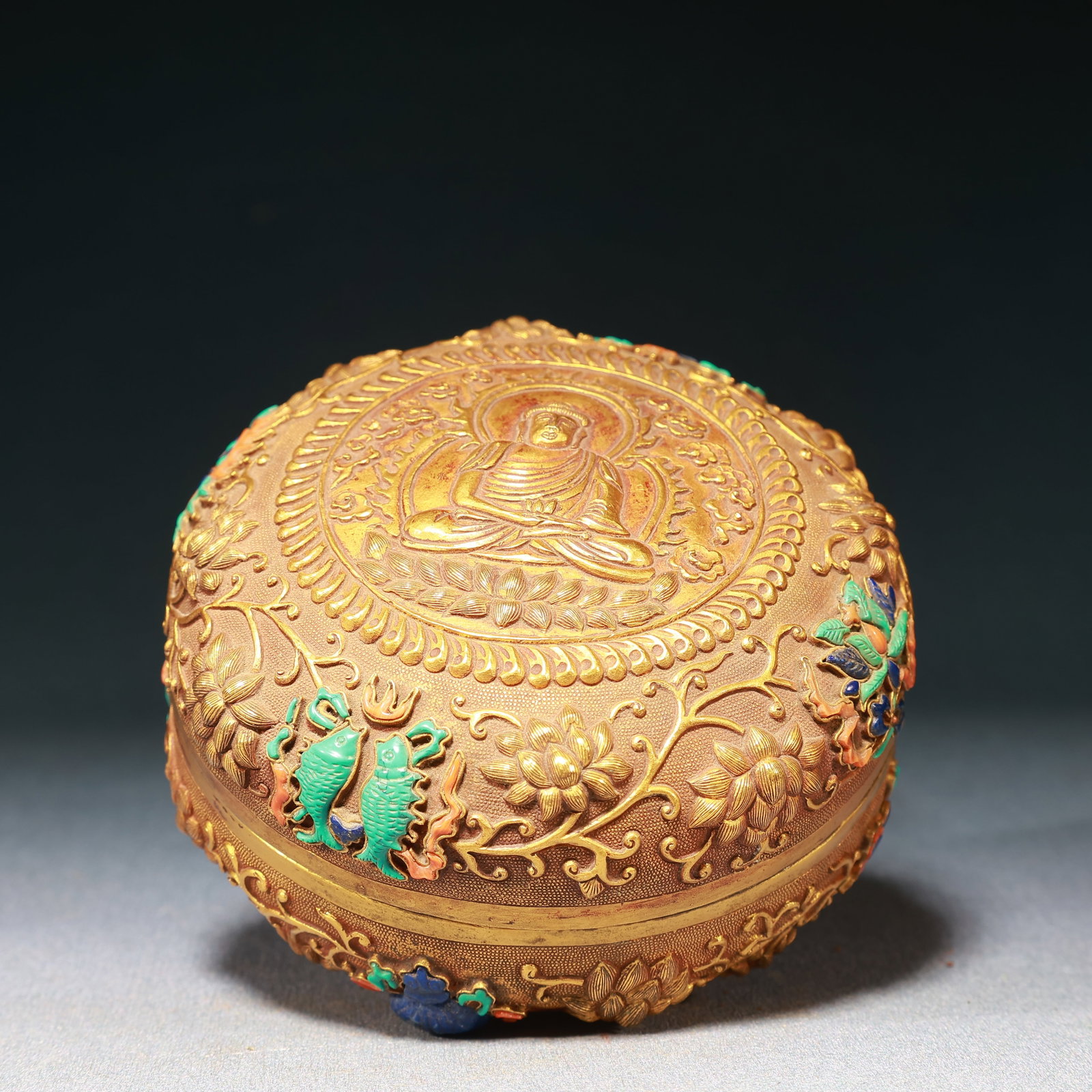 An Exquisite Gilt Bronze Lotus,Eight Treasures and Buddha Statue Pattern Box with Cover: An Exquisite Gilt Bronze Lotus,Eight Treasures and Buddha Statue Pattern Box with Cover,Qing Dynasty,China,Size:4.3inx3in,Weight:350g 铜鎏金缠枝莲八宝&#