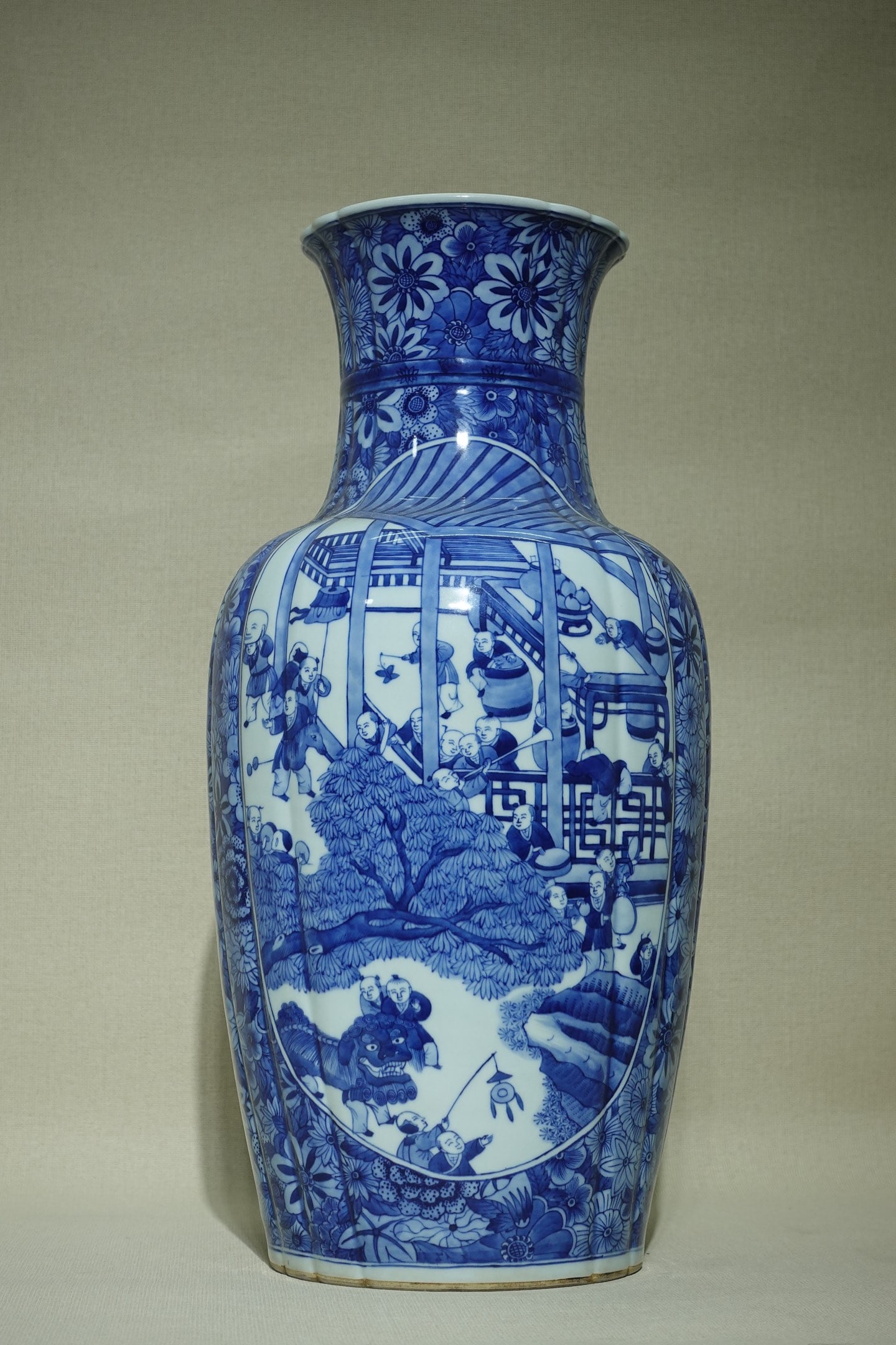 A Huge Blue and White Flower and Figure Pattern Vase: A Huge Blue and White Flower and Figure Pattern Vase,Qing Dynasty,China,Kangxi Six-character Mark,Size:17.6inx8.5in 青花花卉人物纹瓶,中国
