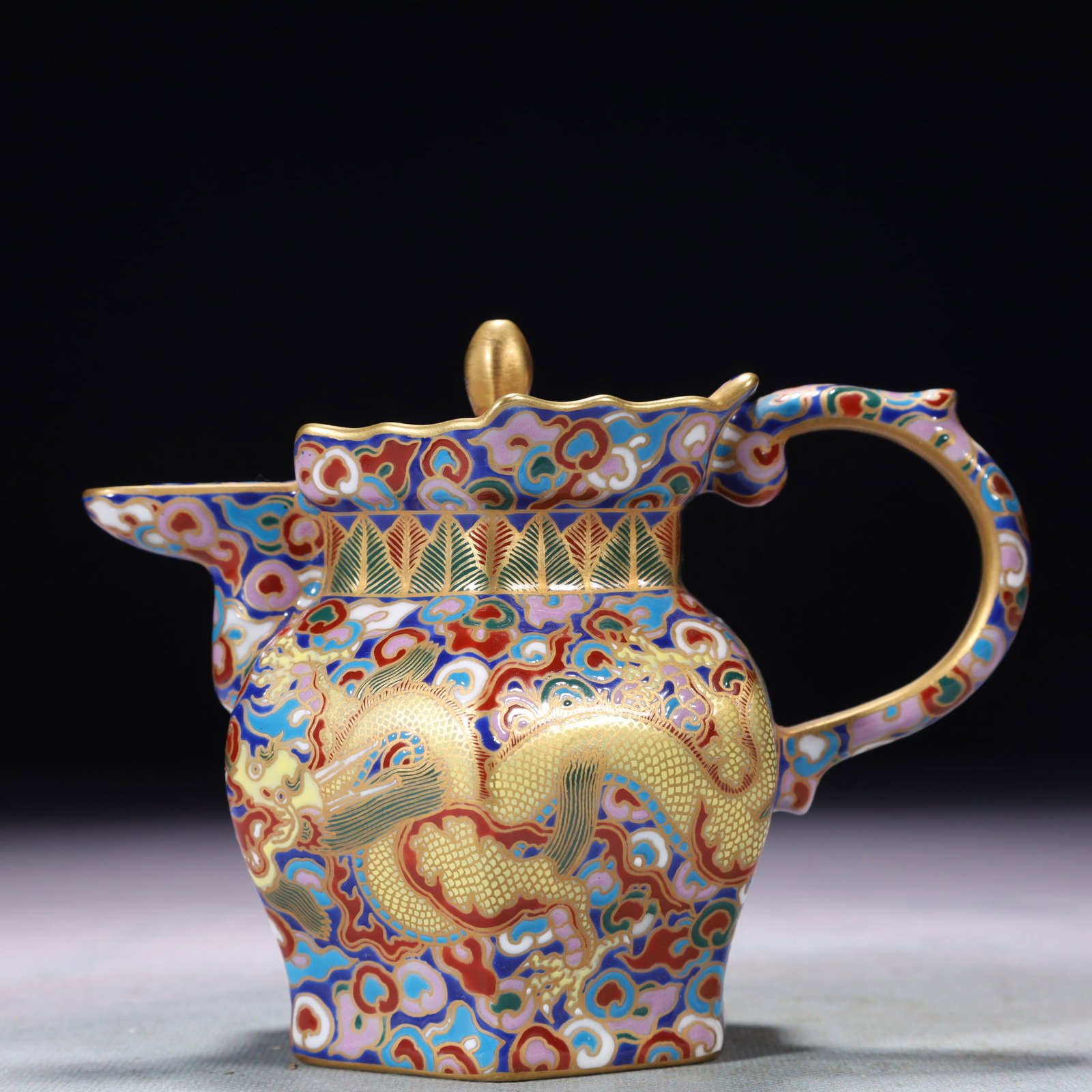 An Exquisite Enamel Painted Gold Auspicious Cloud and Dragon Pattern Pot: An Exquisite Enamel Painted Gold Auspicious Cloud and Dragon Pattern Pot,Qing Dynasty,China,Qianlong Four-character Mark,Size:5.5inx2.8inx4.1in,Weight:300g 珐琅彩描金